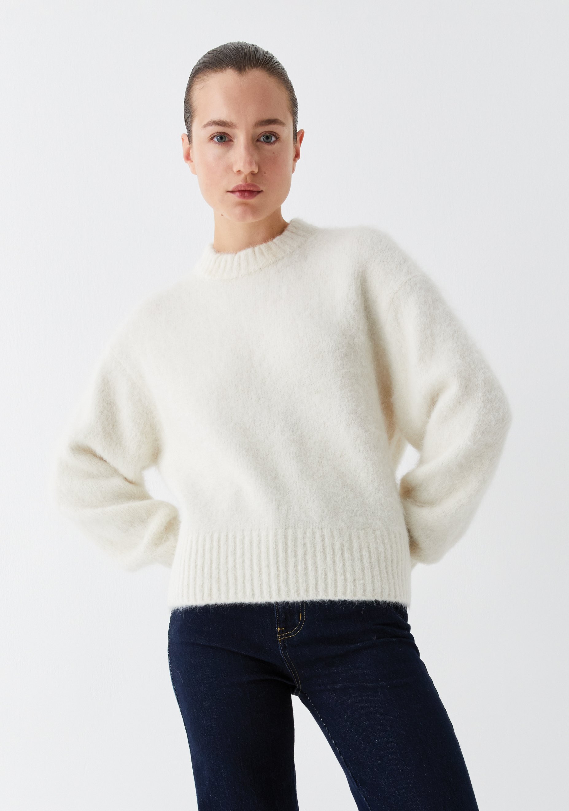 Morrison-AW25-Riley-Knit-Pullover-Cream_4.jpg