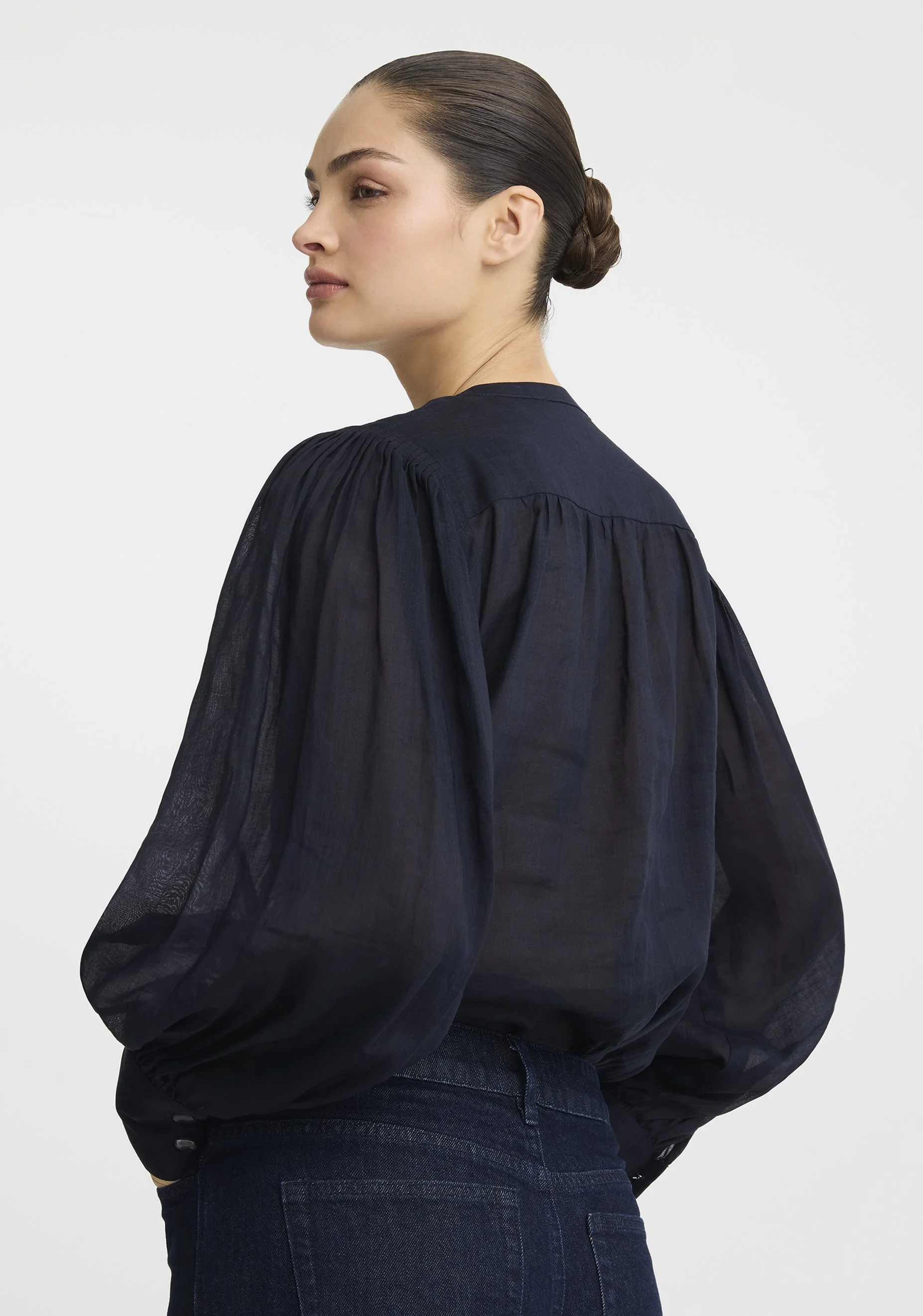 Morrison-SS26-Hewitt-Blouse-Indigo_4.jpeg