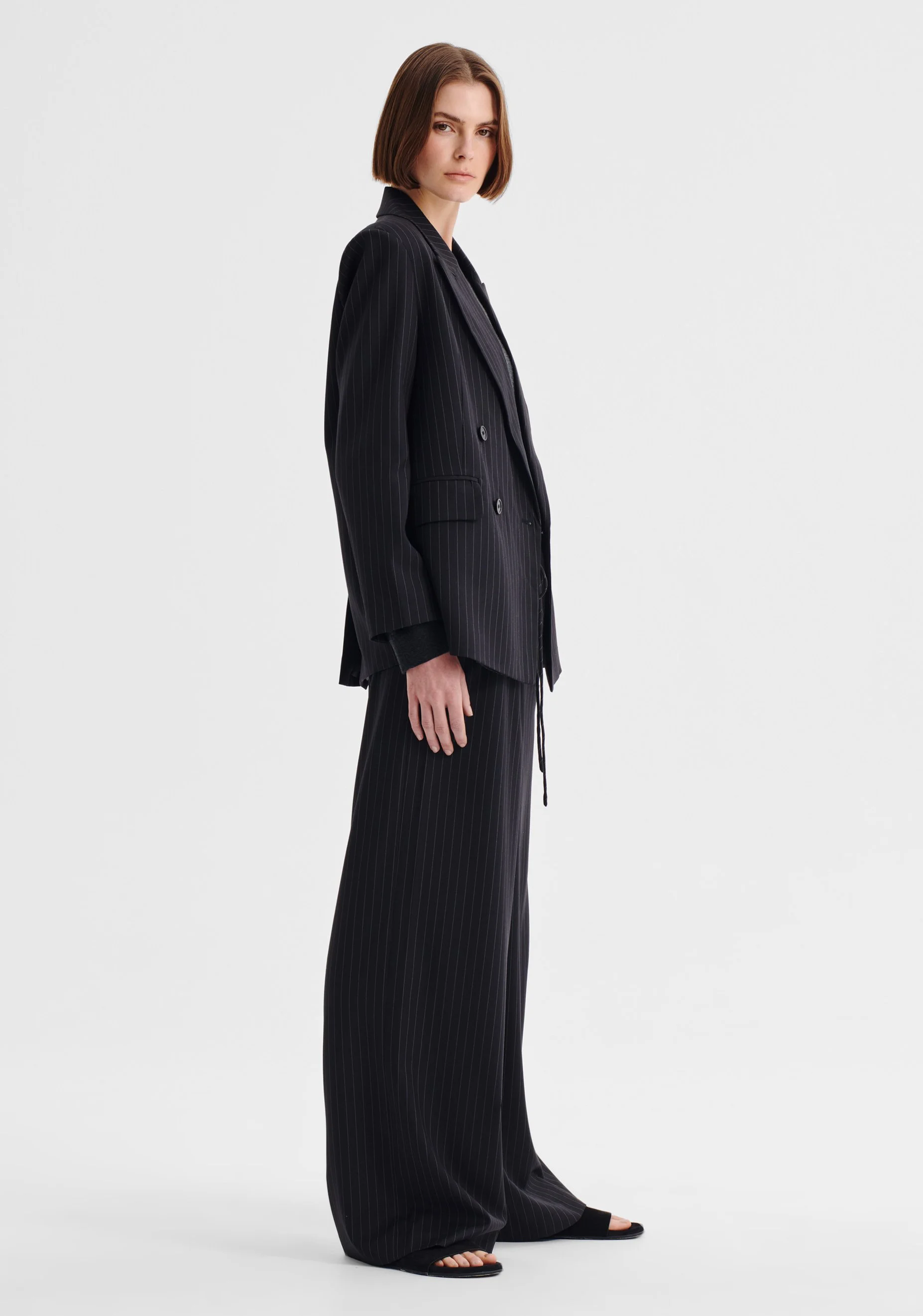 Morrison-AW26-Diego-Drawstring-Pant-Pinstripe_3.JPG