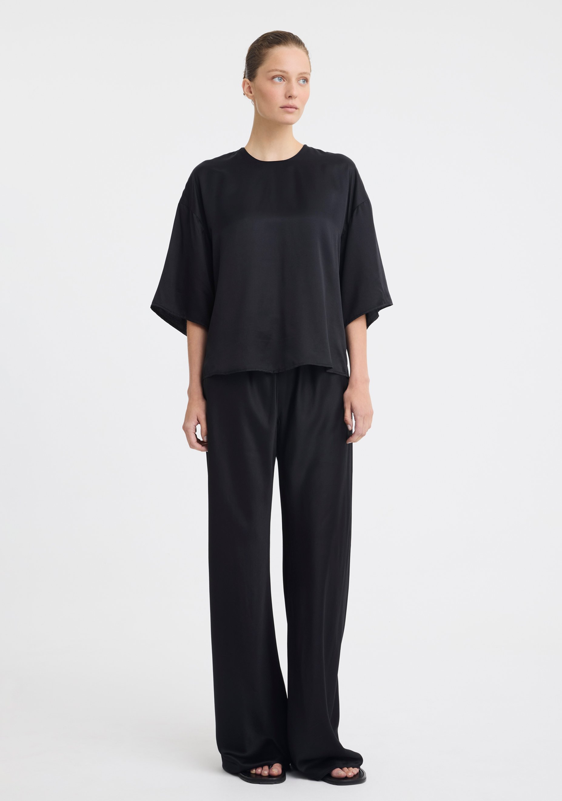 Morrison-SS26-Florence-Tee-Black_2.jpeg