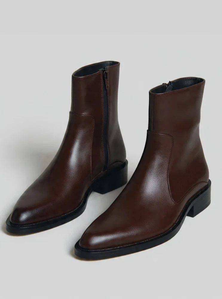 JVAM | CHOCOLATE  - POINT TOE ZIP ANKLE BOOT.