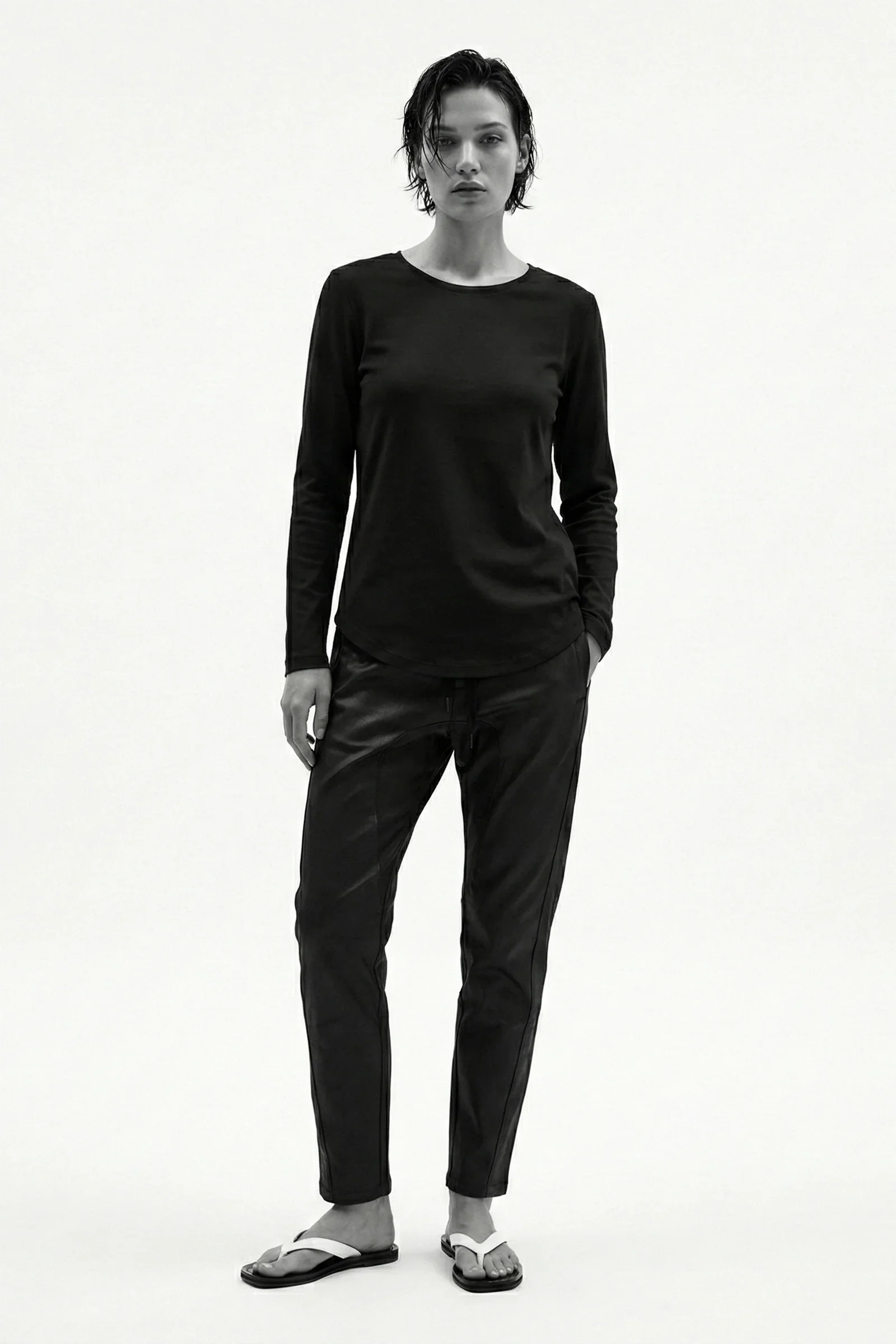 LOUNGE THE LABEL | BLACK COTTON LONGSLEEVE TOP.