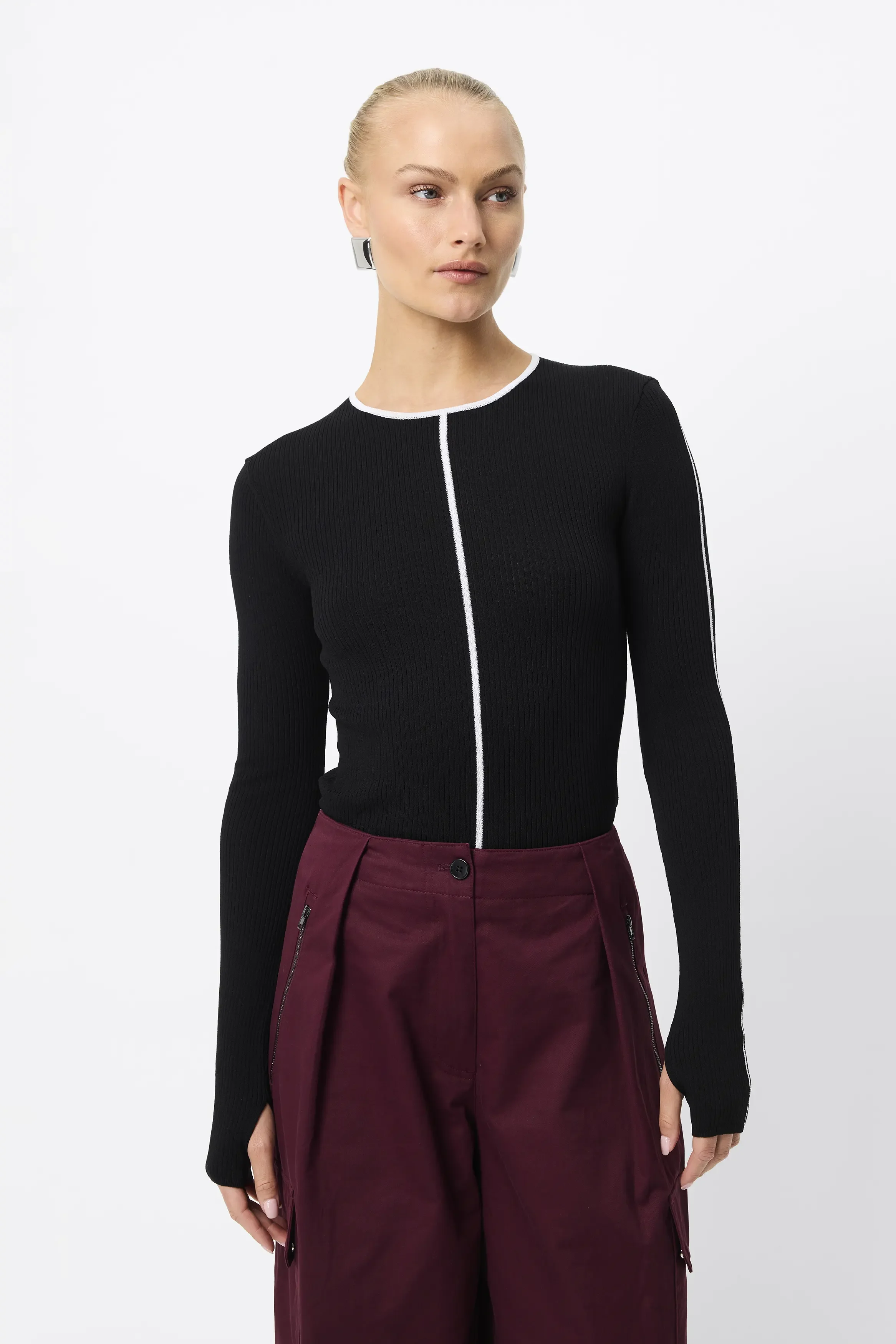 NaraKnitTop_Black_Ecomm_SpringEssentials_04.webp