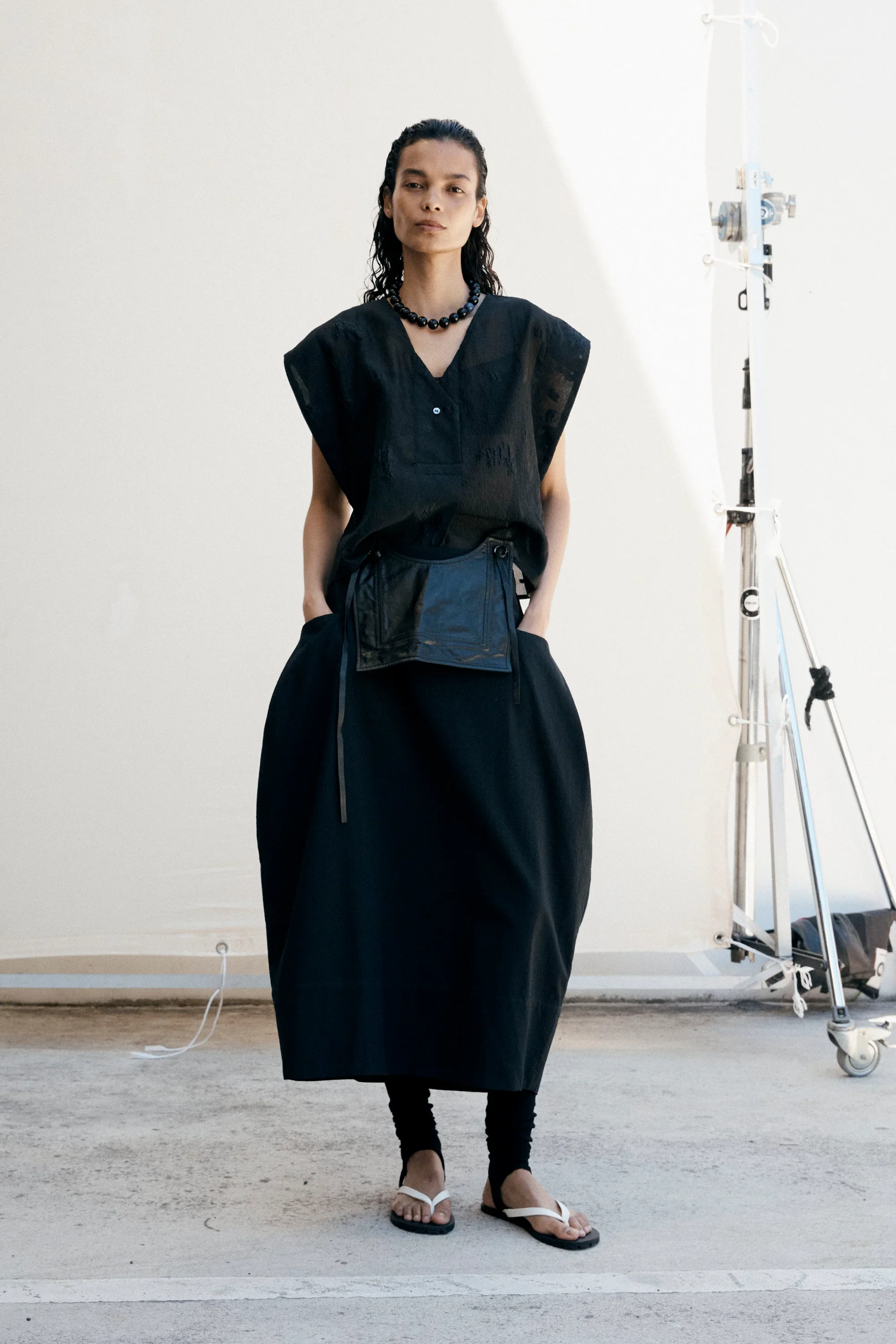 FOEMINA | OLA SPOTTY BLACK SKIRT.