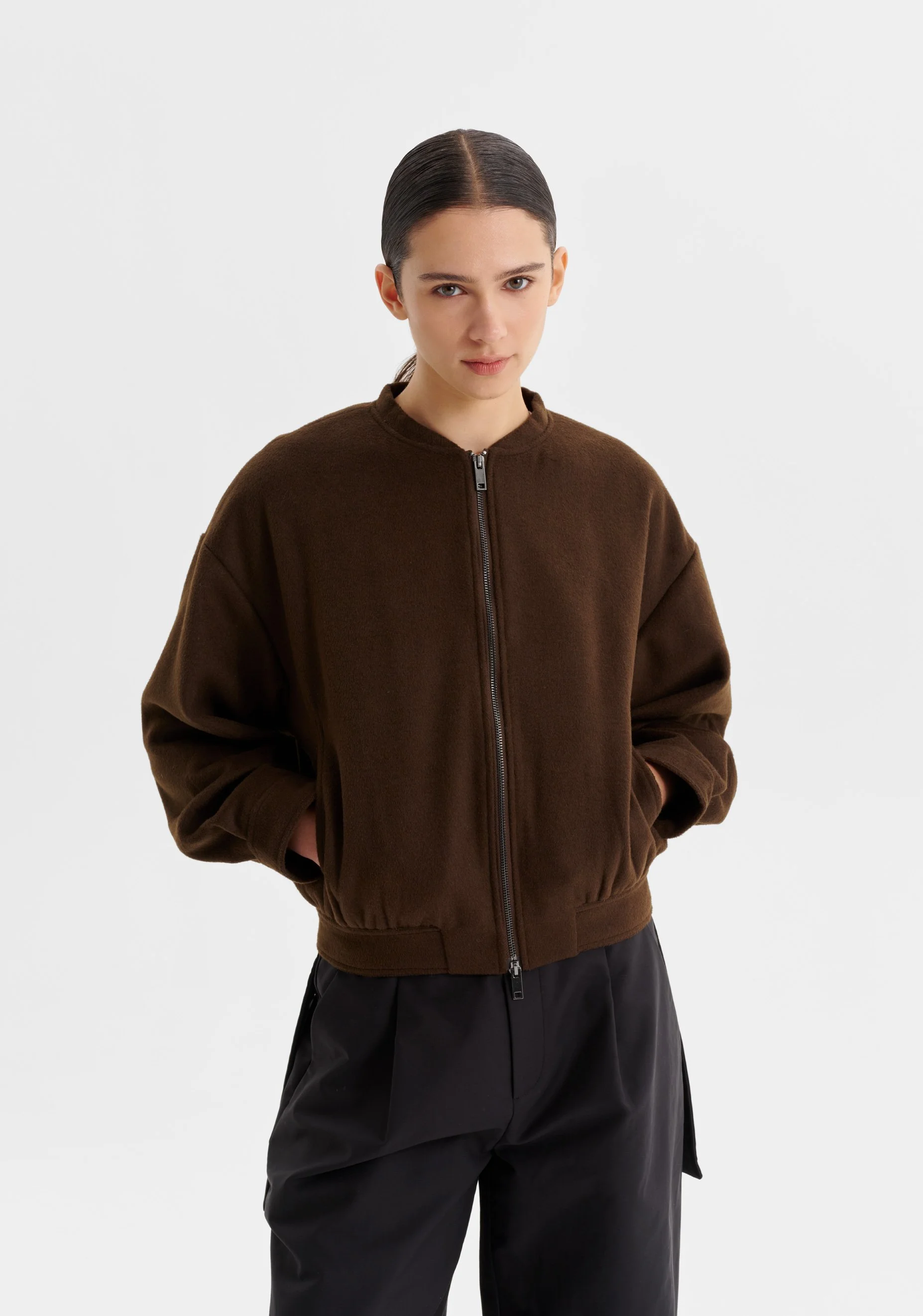 Morrison-AW26-Elio-Bomber-Jacket-Hunter_6.jpeg