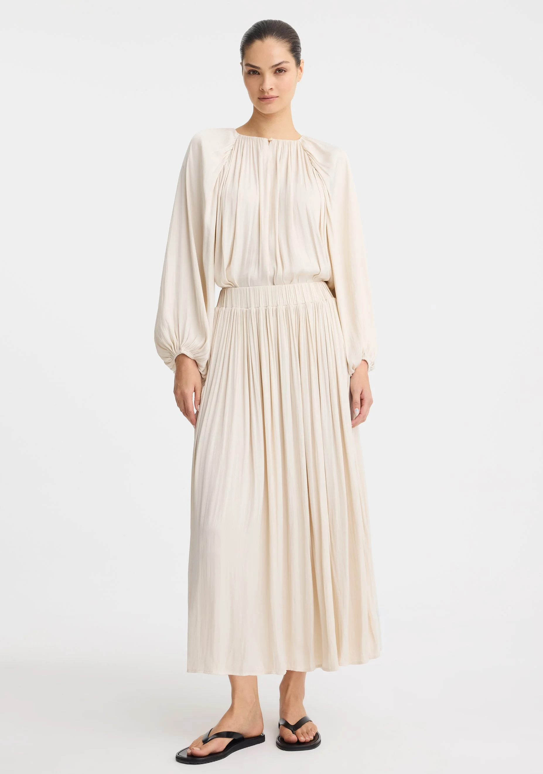Morrison-SS26-Vivienne-Blouse-Nougat_2.jpeg