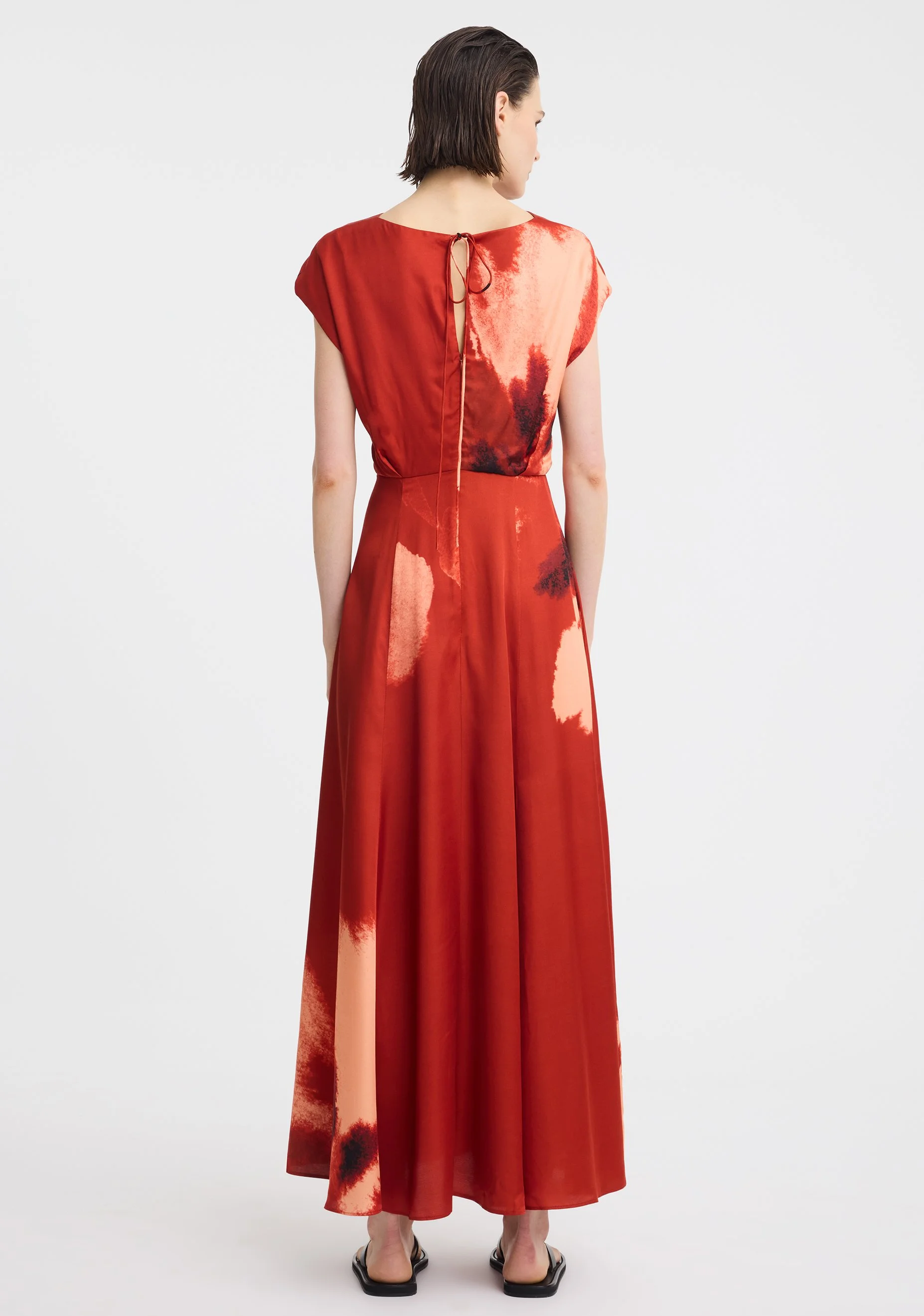 Morrison-SS26-Astra-Dress-Poppy-Print_6.jpeg