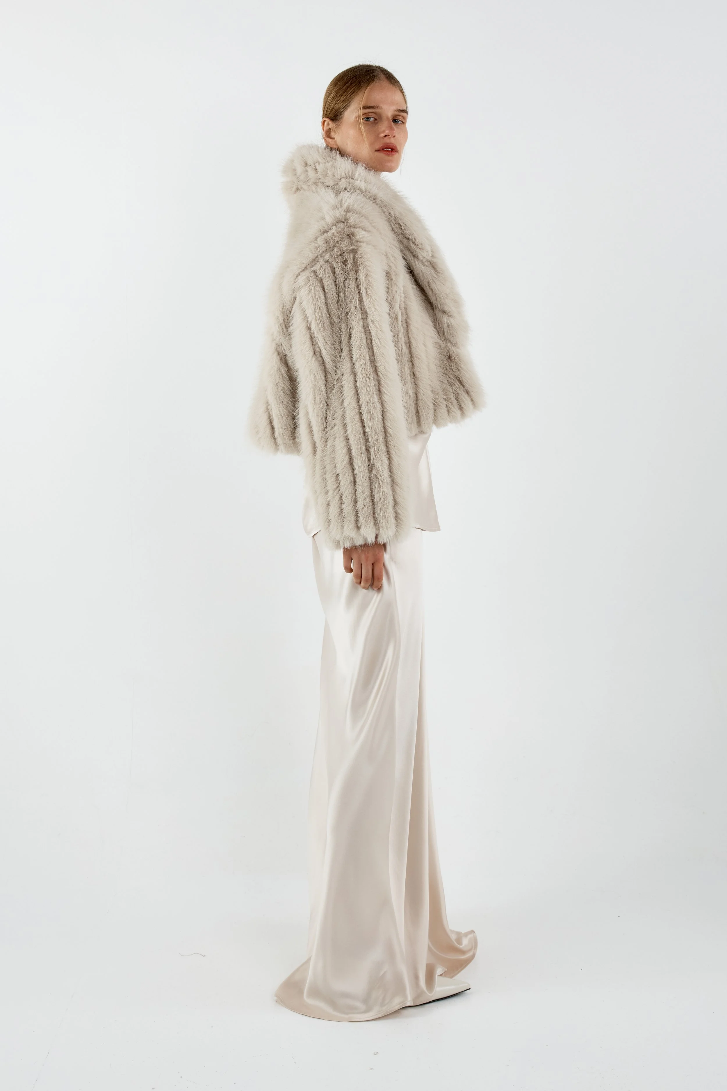 SI 26_918_GISELLE_CROPPED COAT_CHAMPAGNE_02.jpg