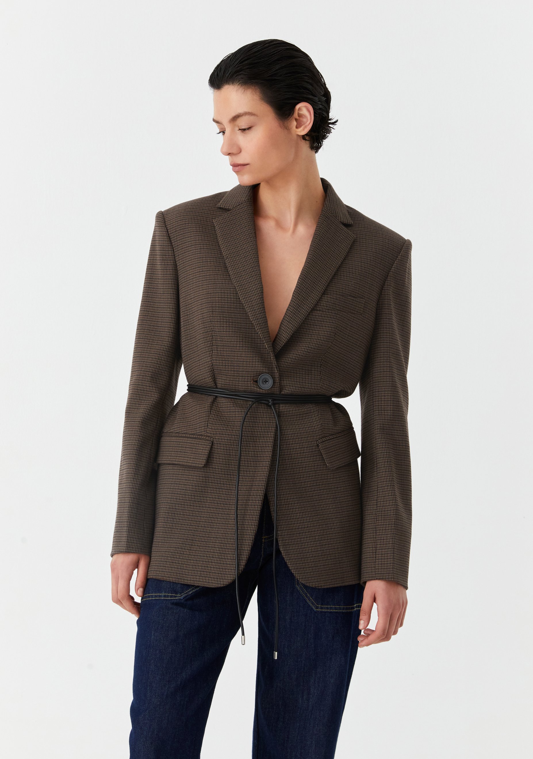Morrison-AW25-Emmet-Blazer-Houndstooth_5.jpeg