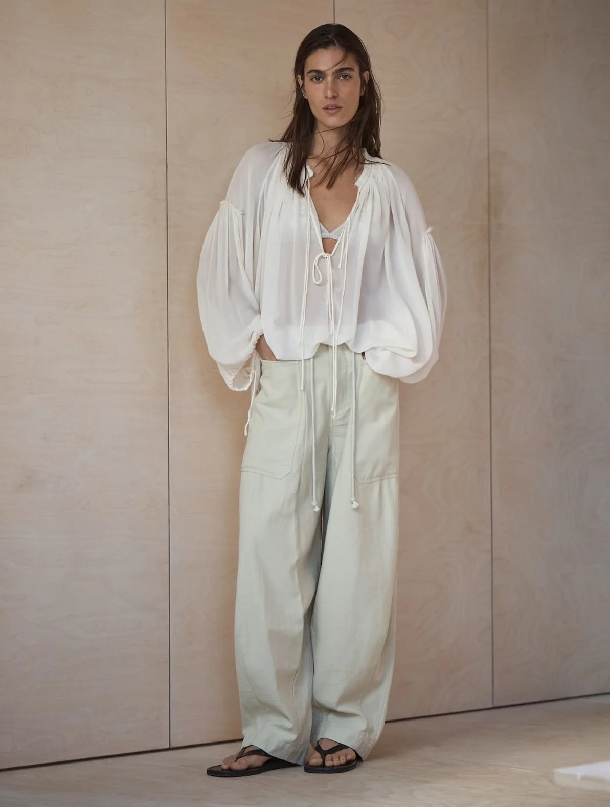 MORRISON | CHALK CHARLIE CARGO PANT.