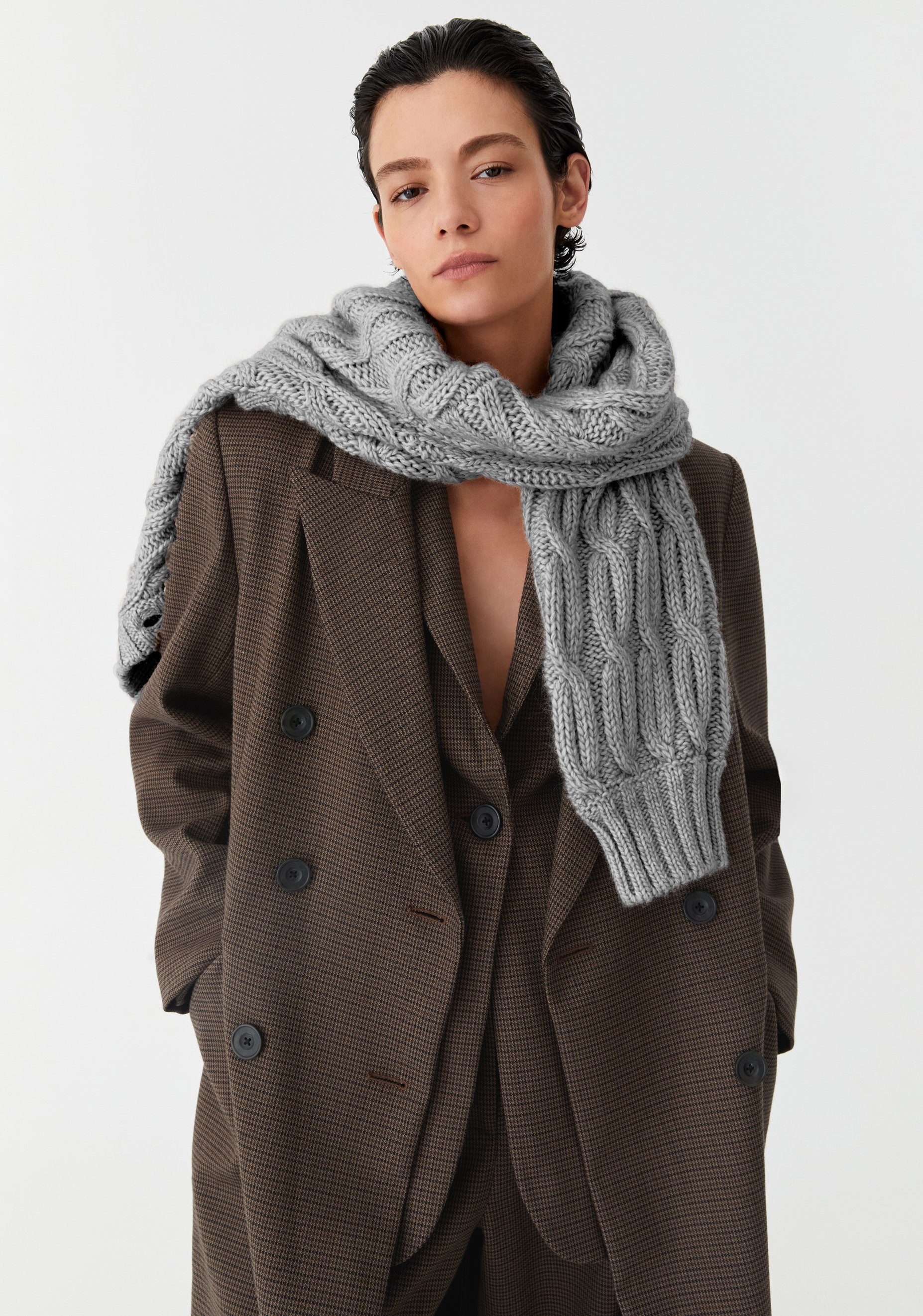 Morrison-AW25-Emmet-Duster-Coat-Houndstooth_4.jpeg