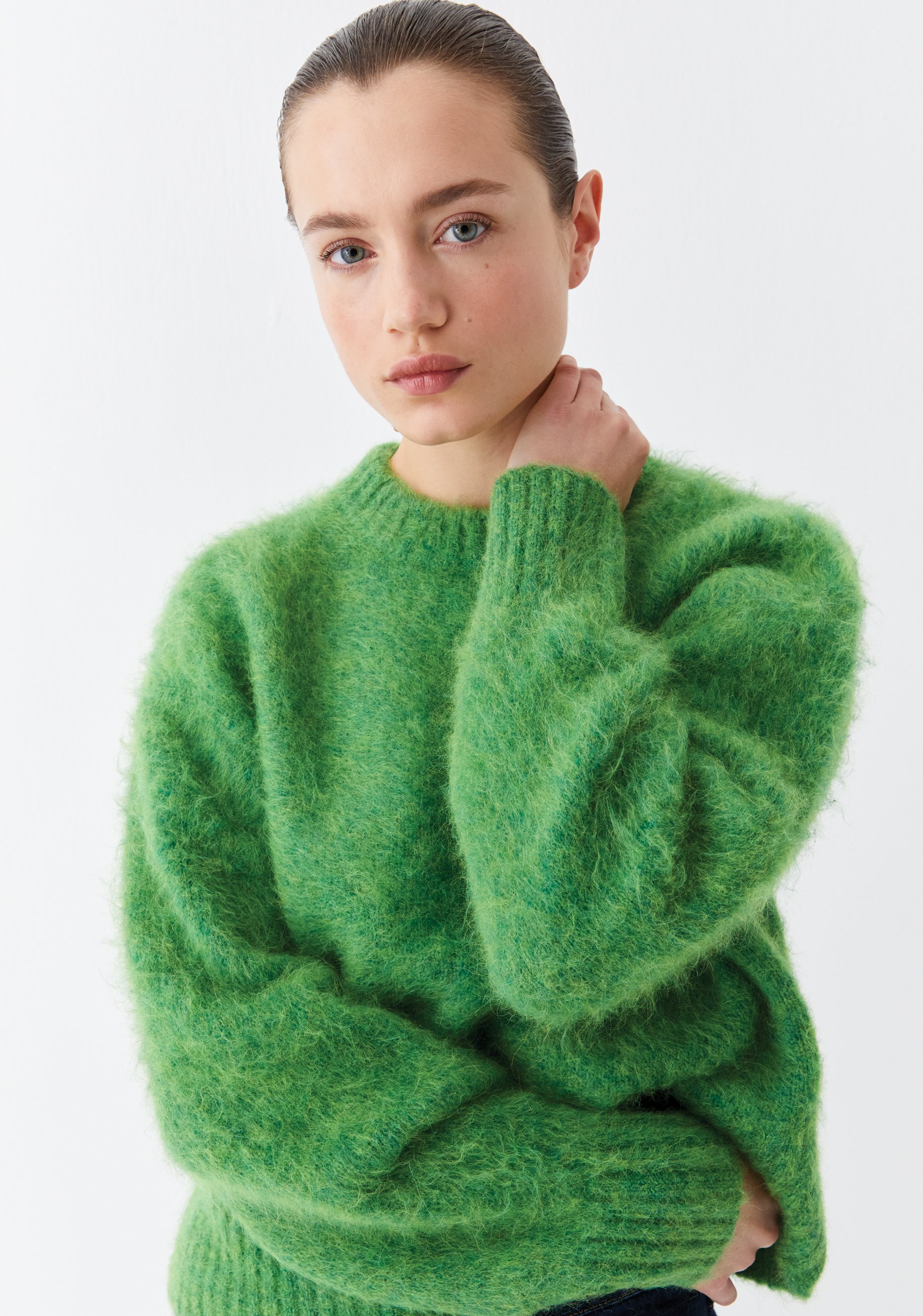 Morrison-AW25-Riley-Knit-Pullover-Wasabi_4.jpg