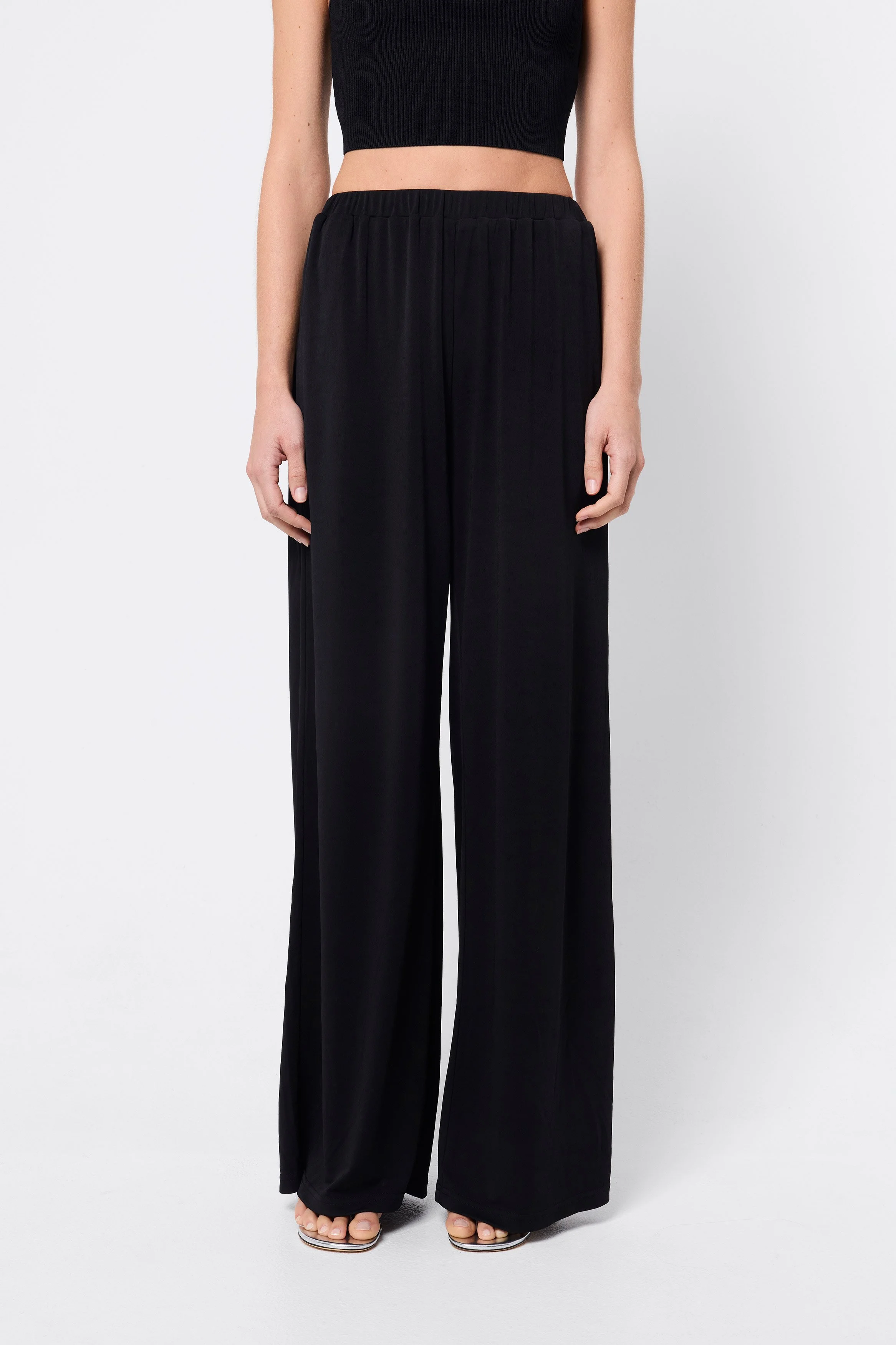 FreeFallingPant_Black_Ecomm_Resort25_06.jpg
