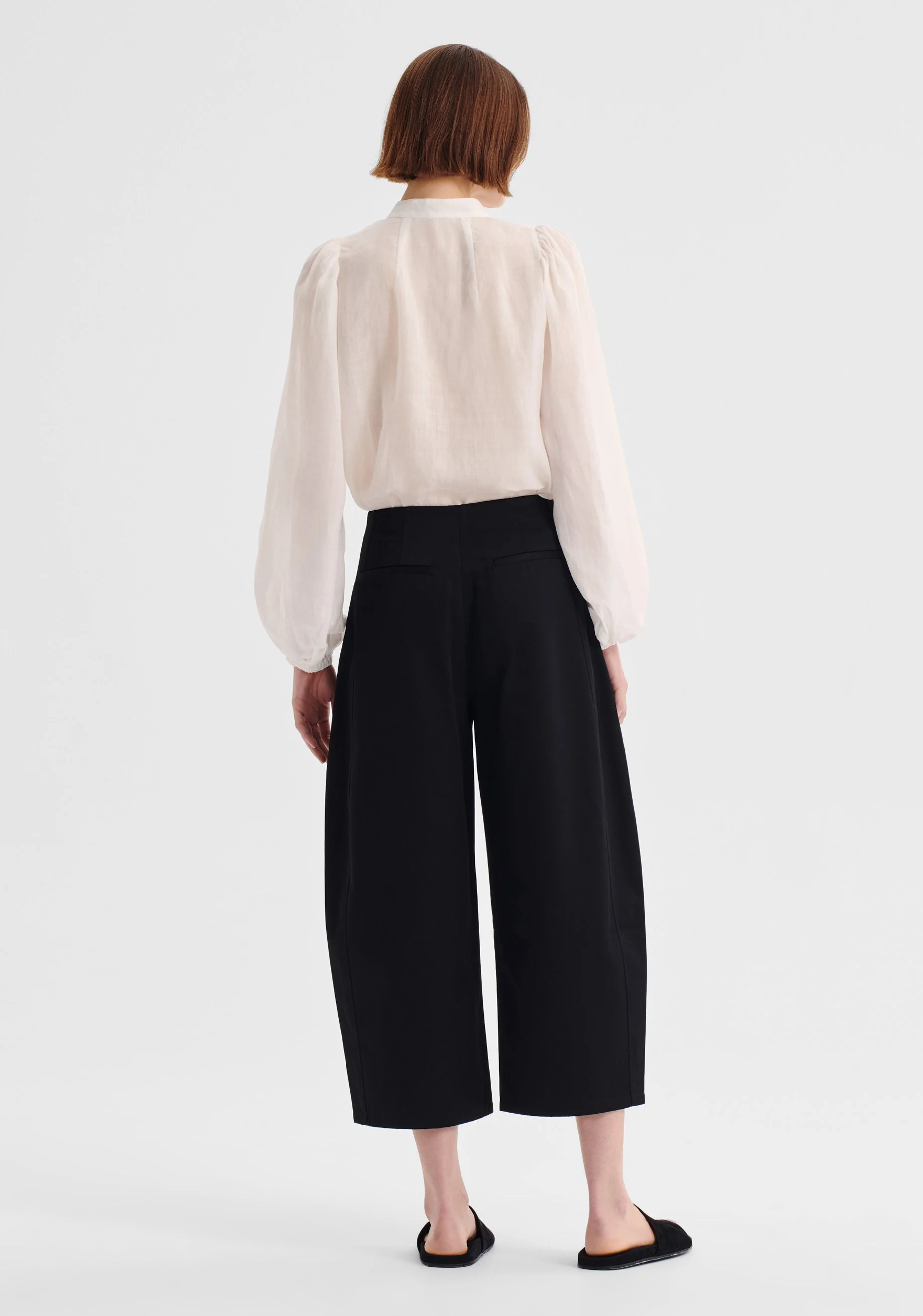 Morrison-AW26-Jordan-Crop-Pant-Black_3.jpg