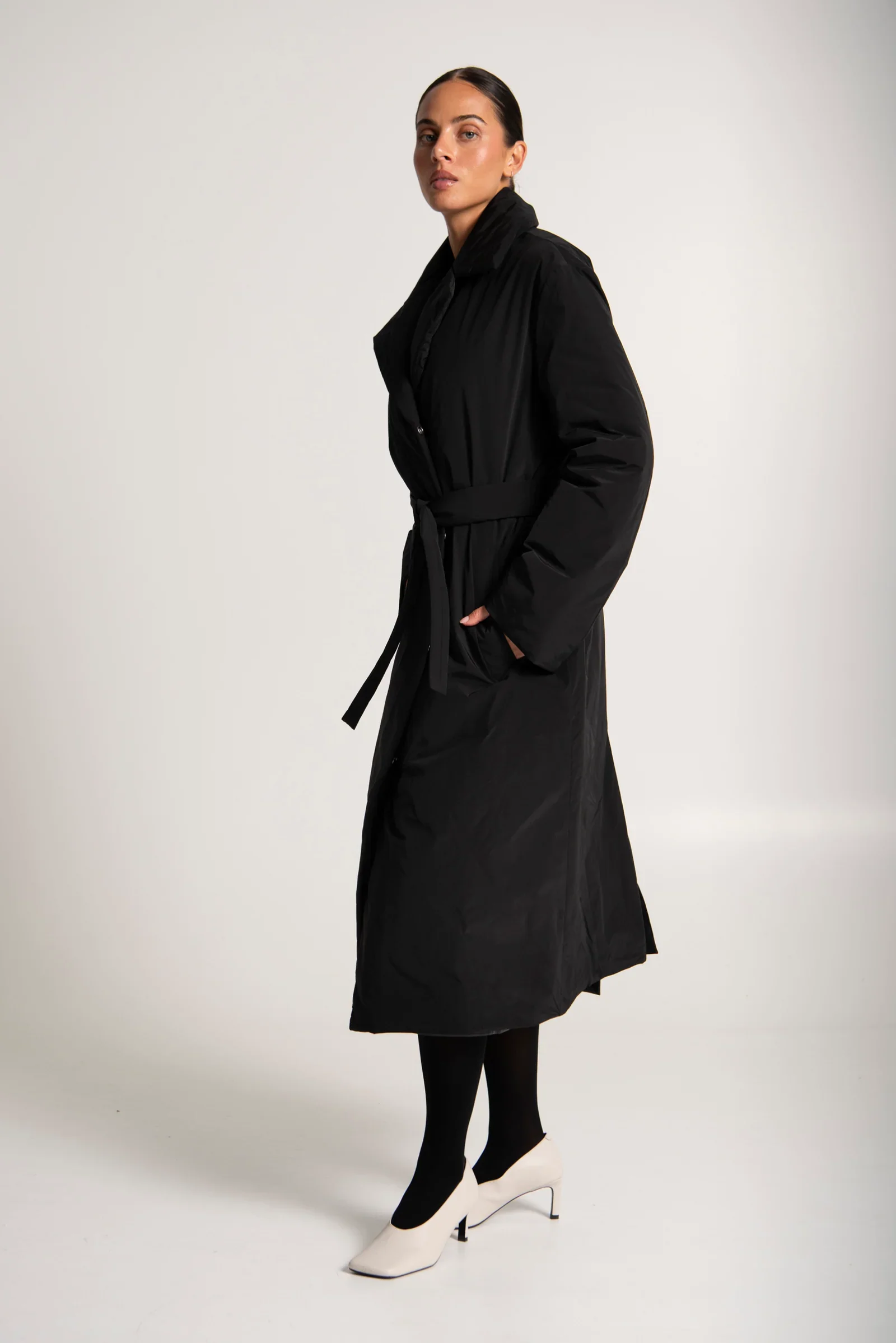 LOUNGE | BLACK PUFFER COAT.