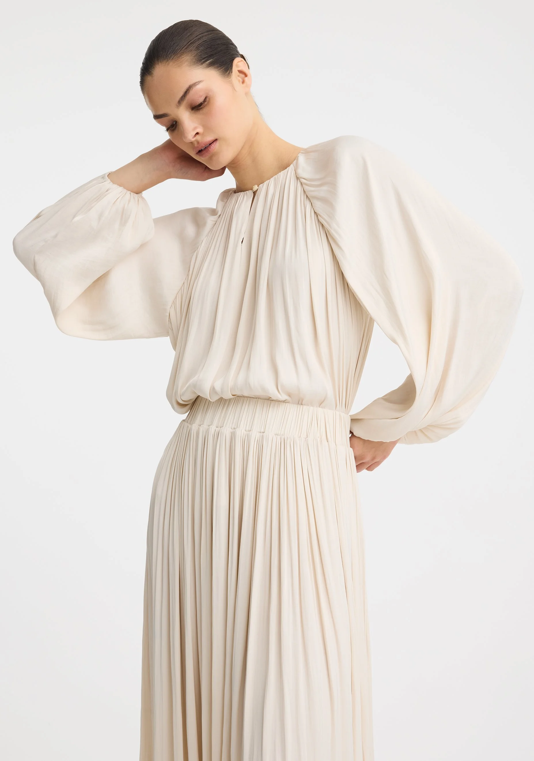 Morrison-SS26-Vivienne-Blouse-Nougat_1.jpeg
