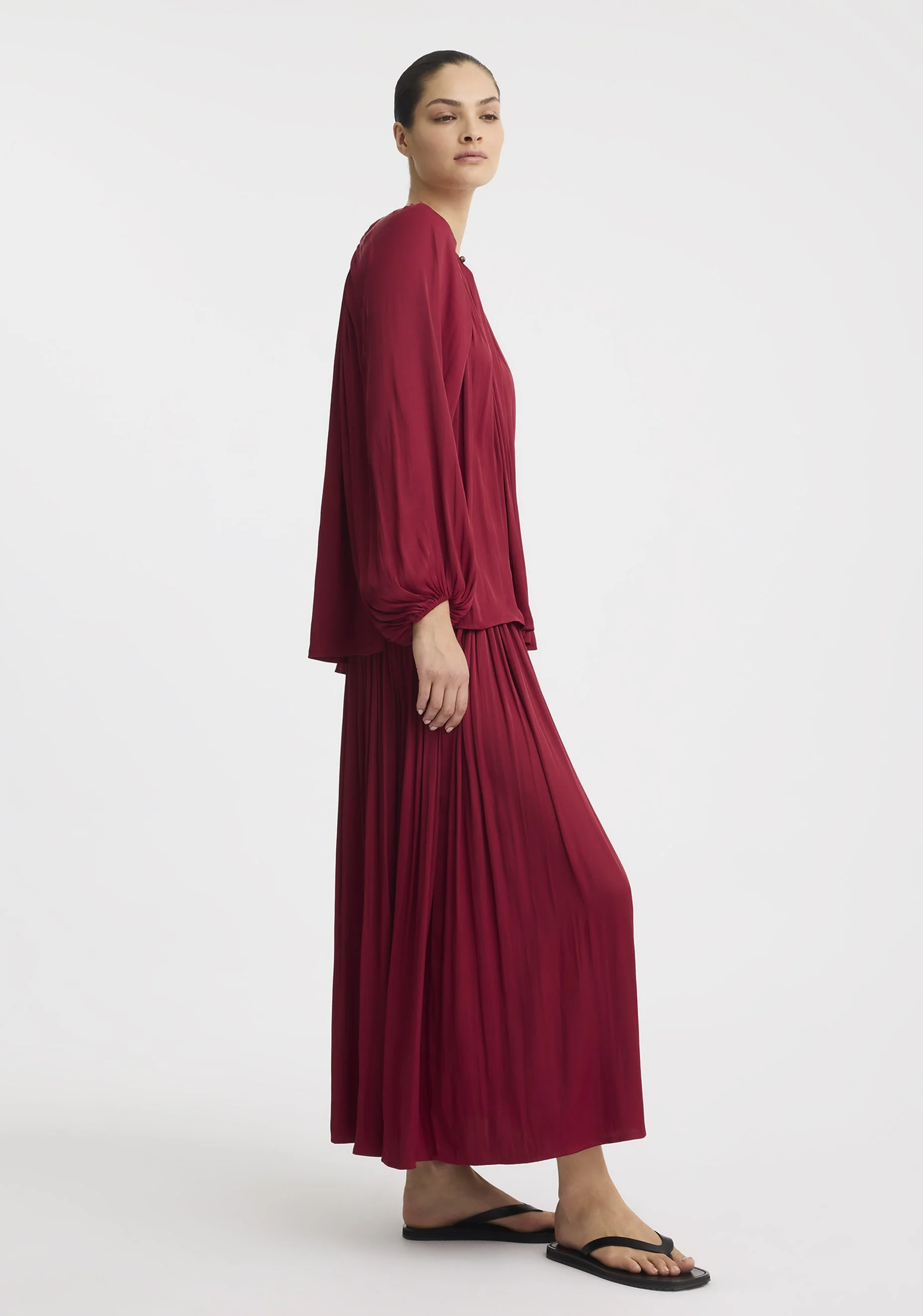 Morrison-SS26-Vivienne-Skirt-Burgundy_3.jpeg