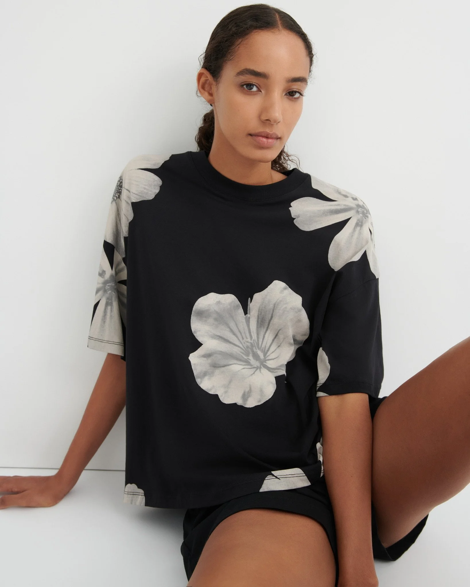 oversized_boxy_tee-monochrome_floral_0190.jpg