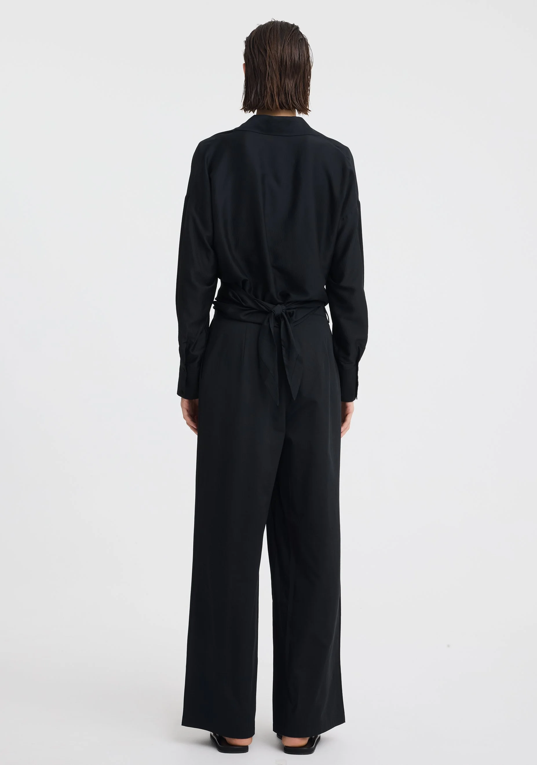 Morrison-SS26-Serina-Pant-Black_5.jpeg