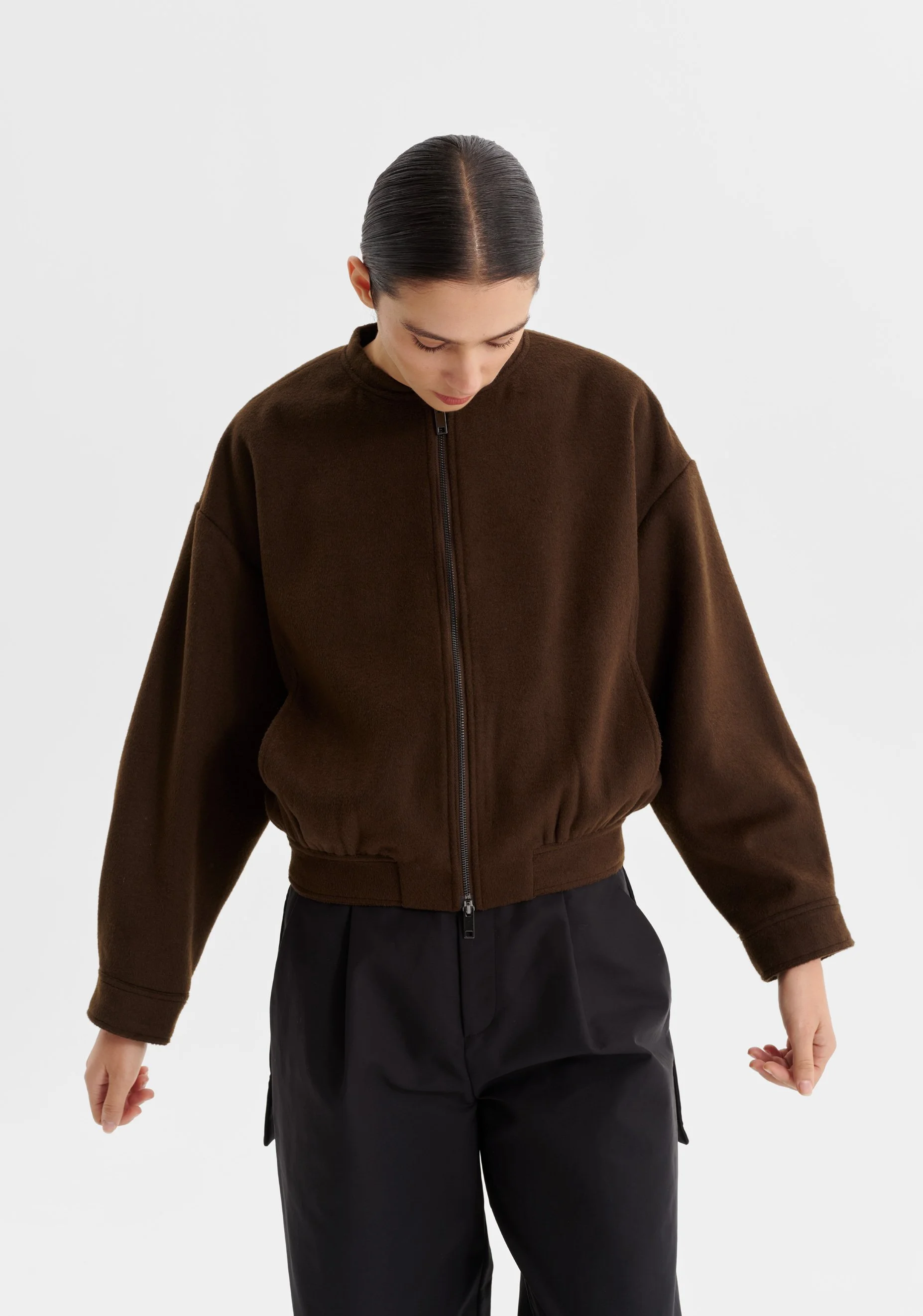 Morrison-AW26-Elio-Bomber-Jacket-Hunter_5.jpeg