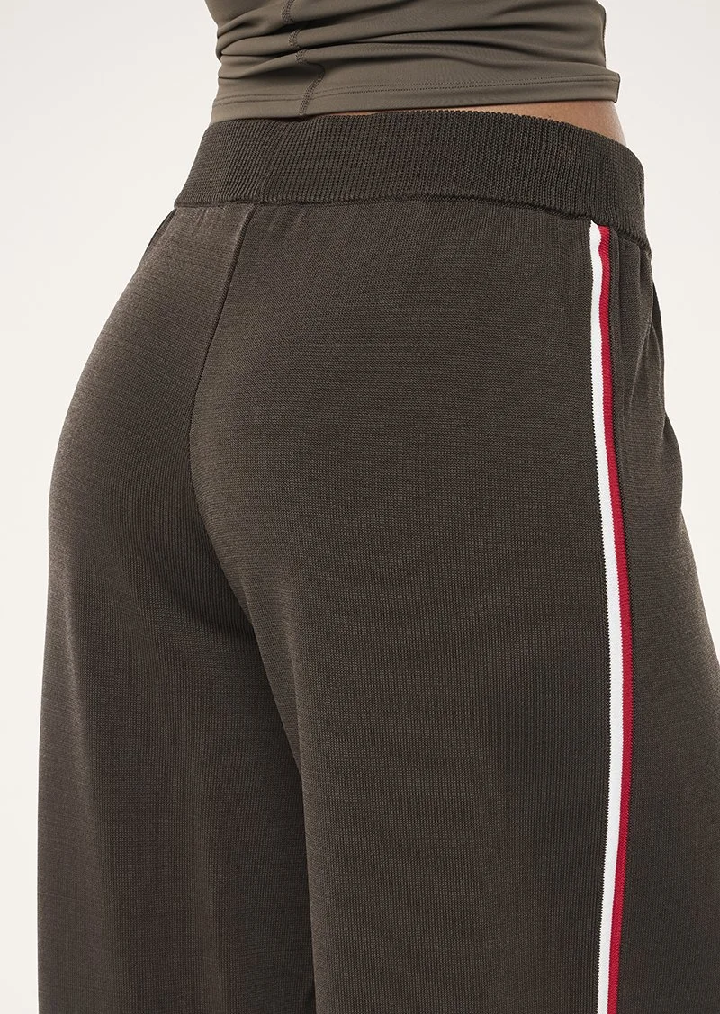 RETREAT KNIT PANT_261KP073_MAJOR BROWN  WHISPER WHITE-30.jpg