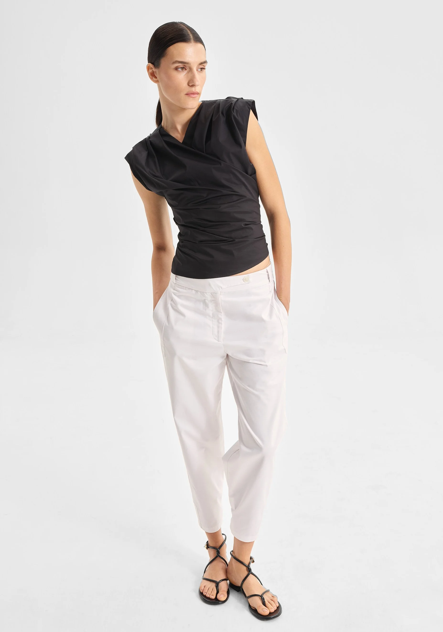 Morrison-SS25-Felix-Top-Black_6.jpg