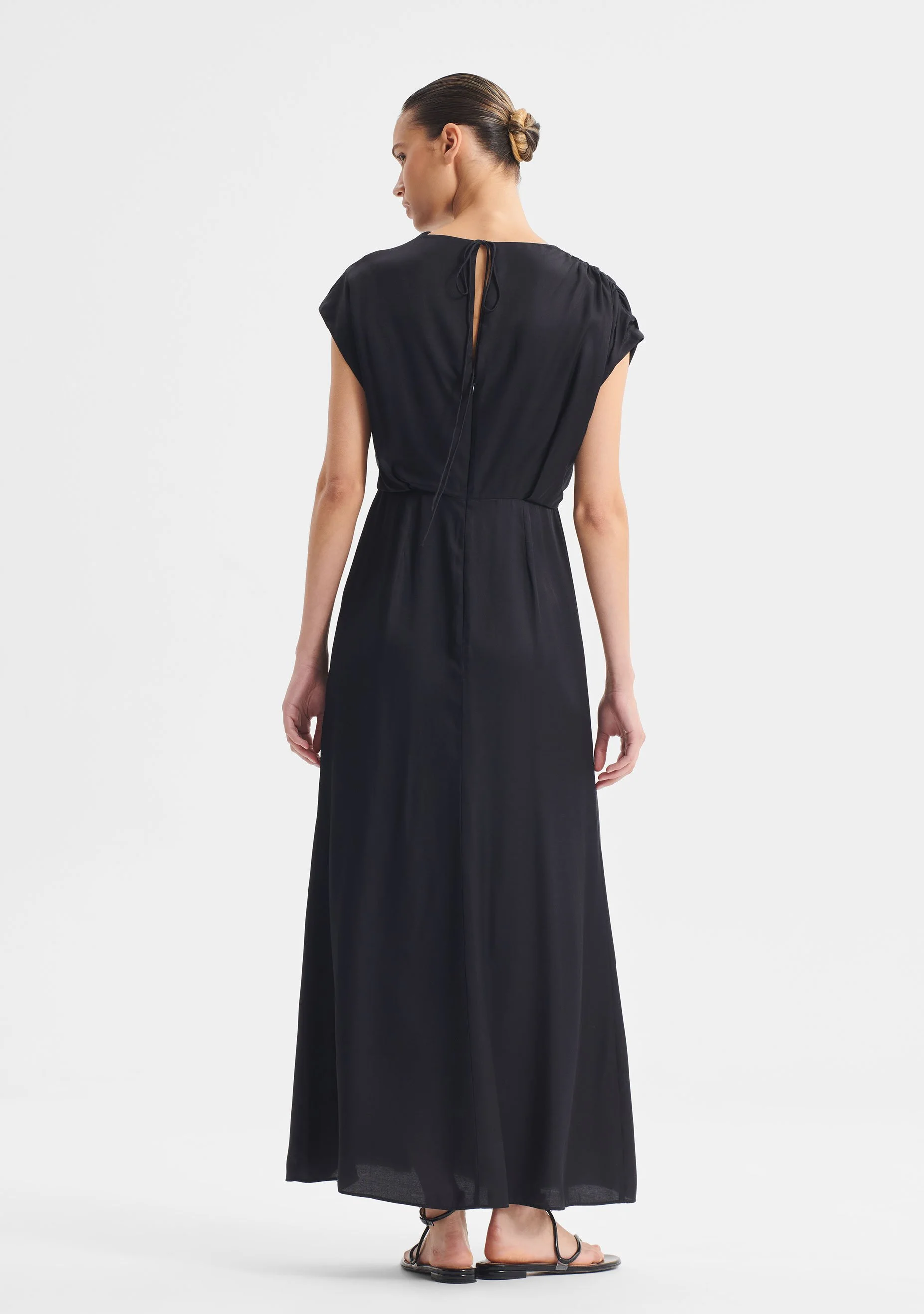 Morrison-SS25-Fredrika-Dress-Black-4.jpeg