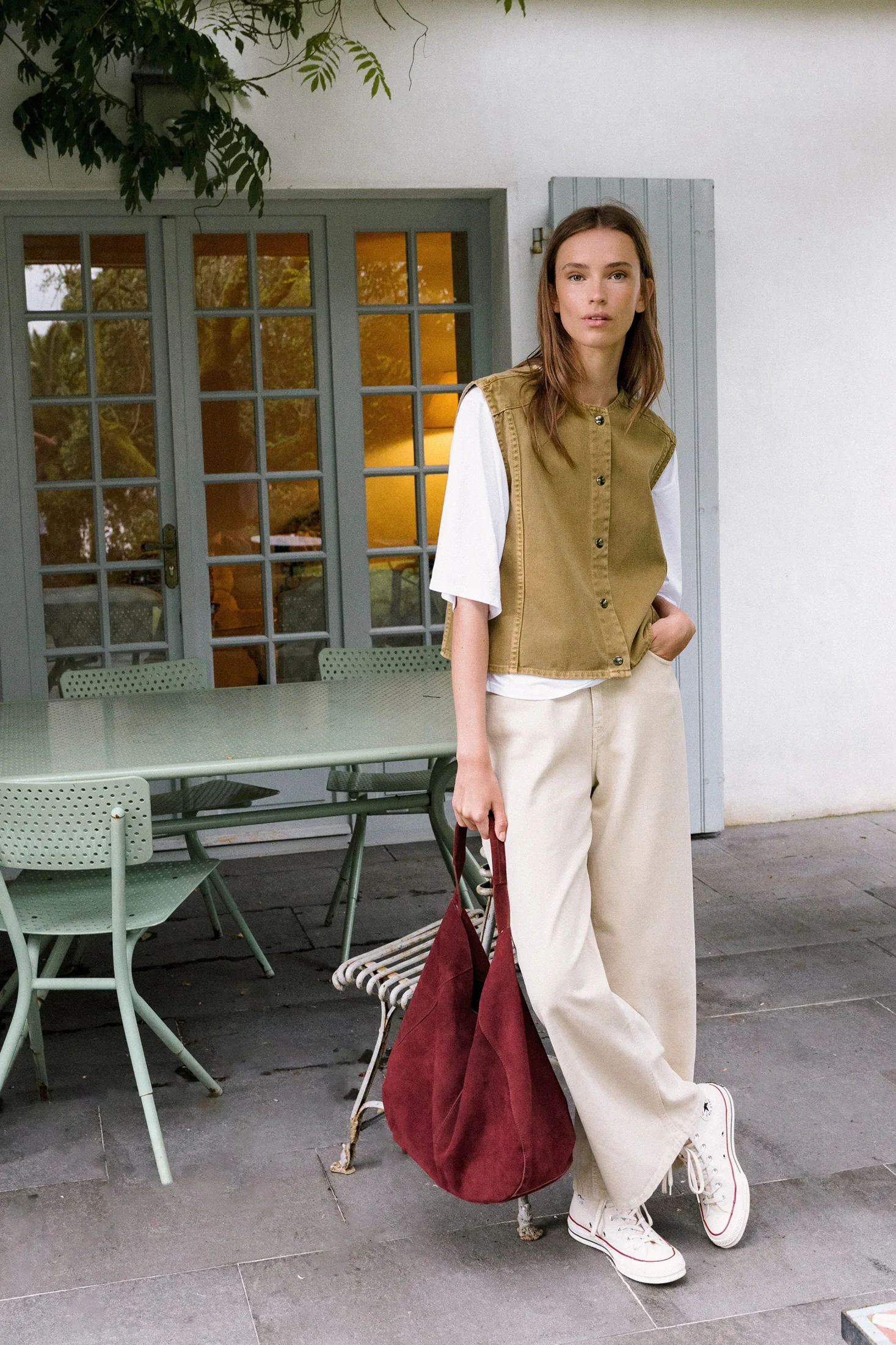 INDI AND COLD | OLIVA VEST.