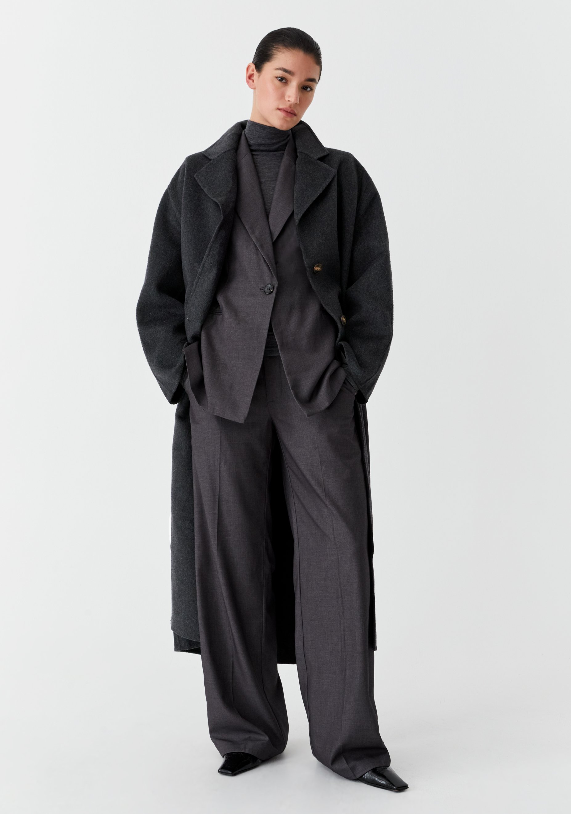 Morrison-AW25-Vale-Blazer-Charcoal_5.jpg