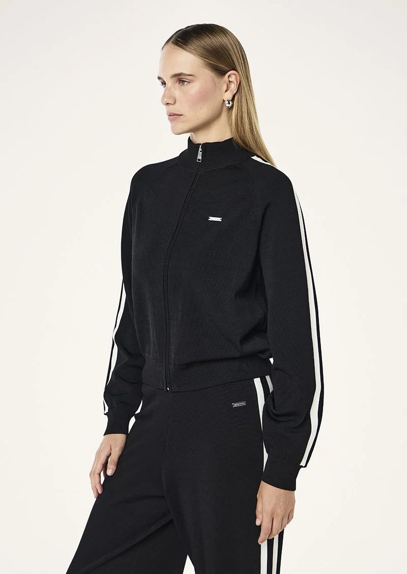 RETREAT KNIT JACKET_251KJ059_BLACK WHISPER WHITE-16.jpeg