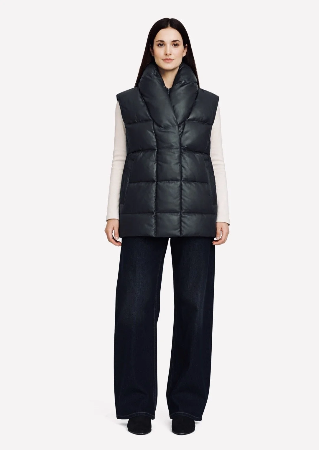 DEA | BLACK LEATHER PUFFER VEST.