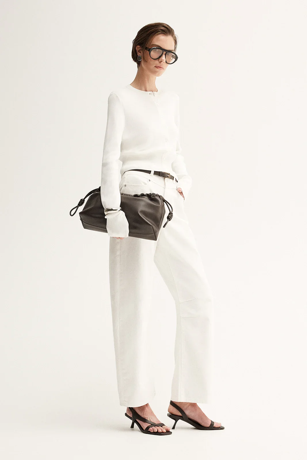 ELKA COLLECTIVE | WHITE BUTTON FRONT KNIT CARDIGAN.