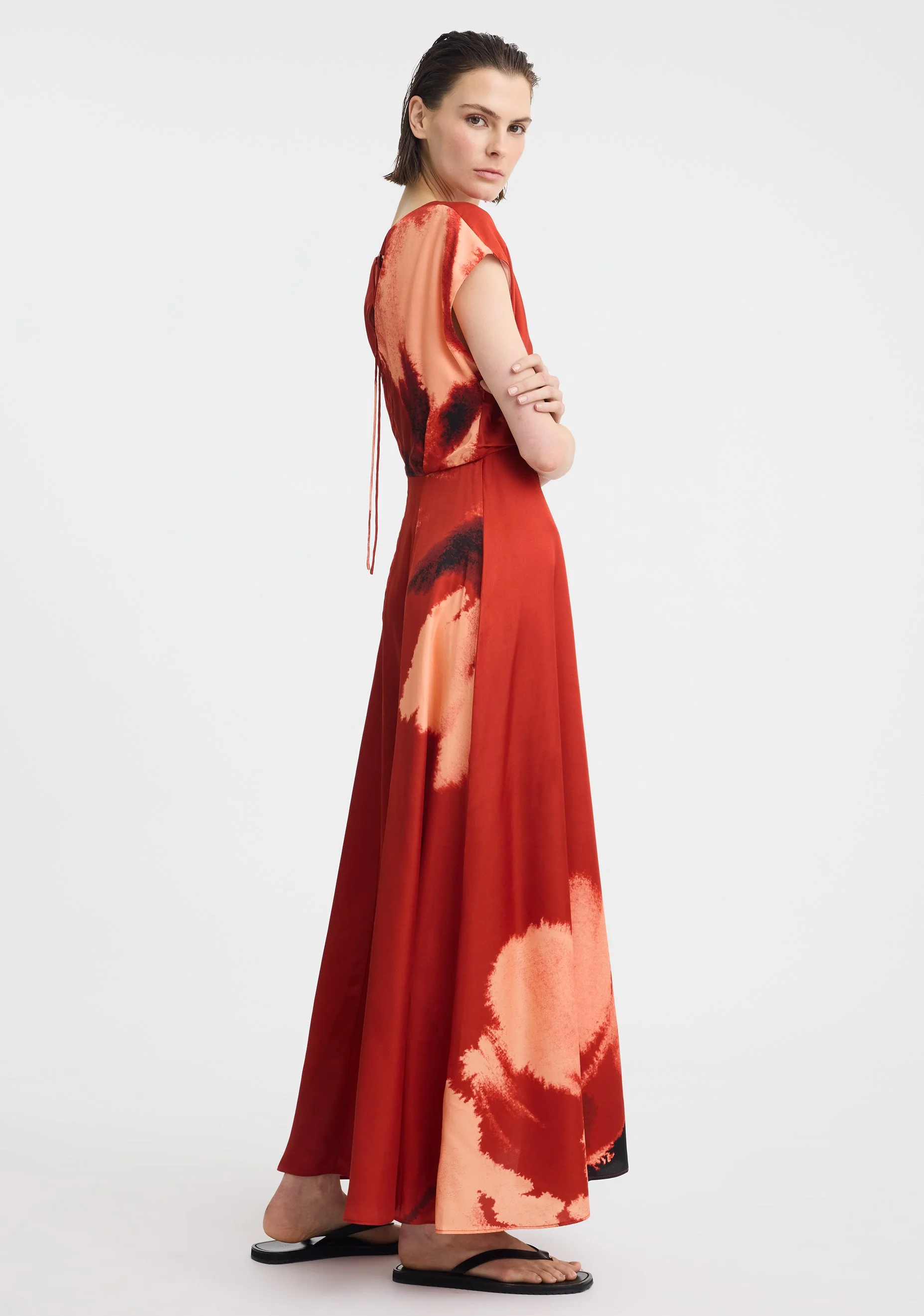 Morrison-SS26-Astra-Dress-Poppy-Print_4.jpeg