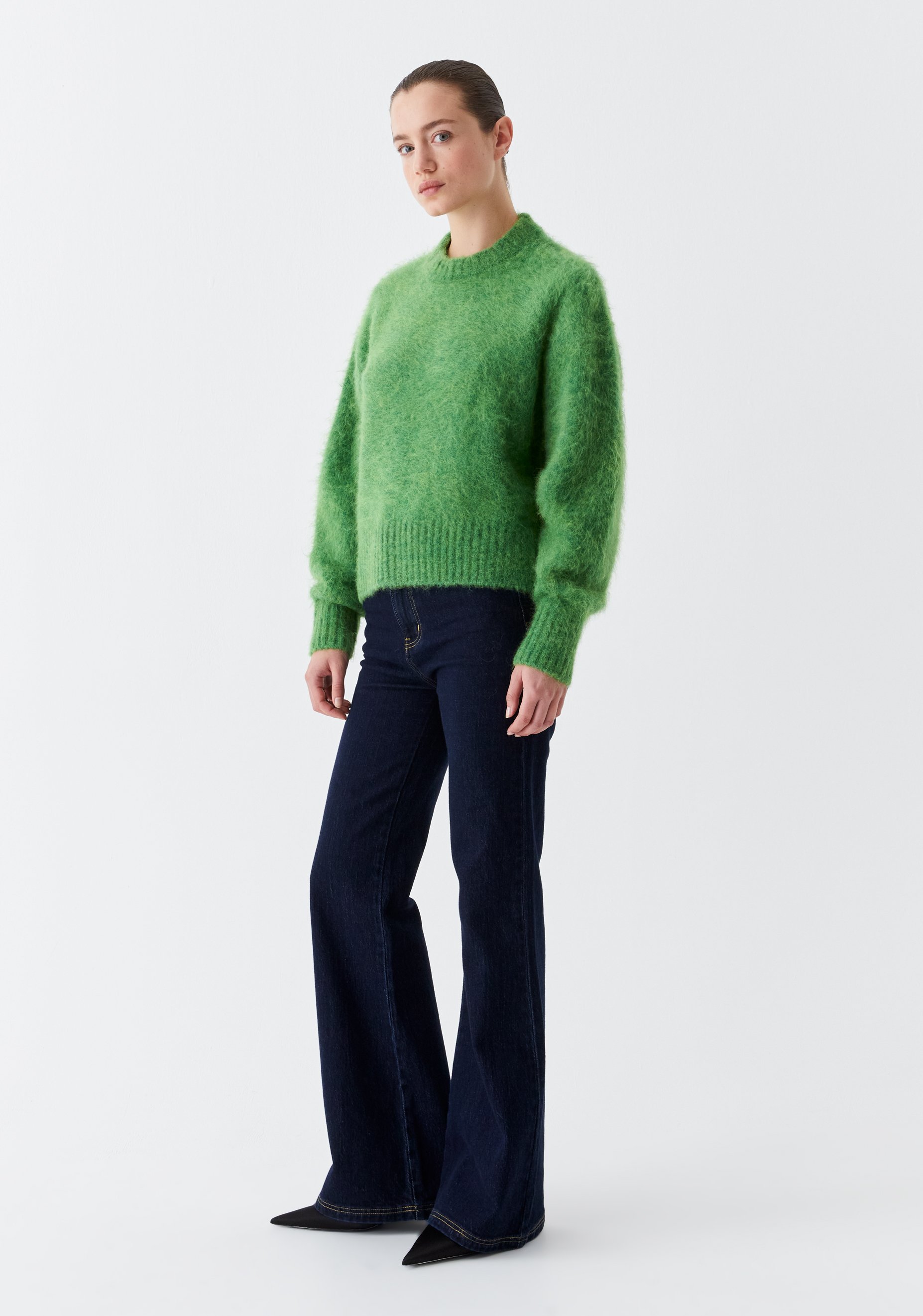 Morrison-AW25-Riley-Knit-Pullover-Wasabi_2.jpg