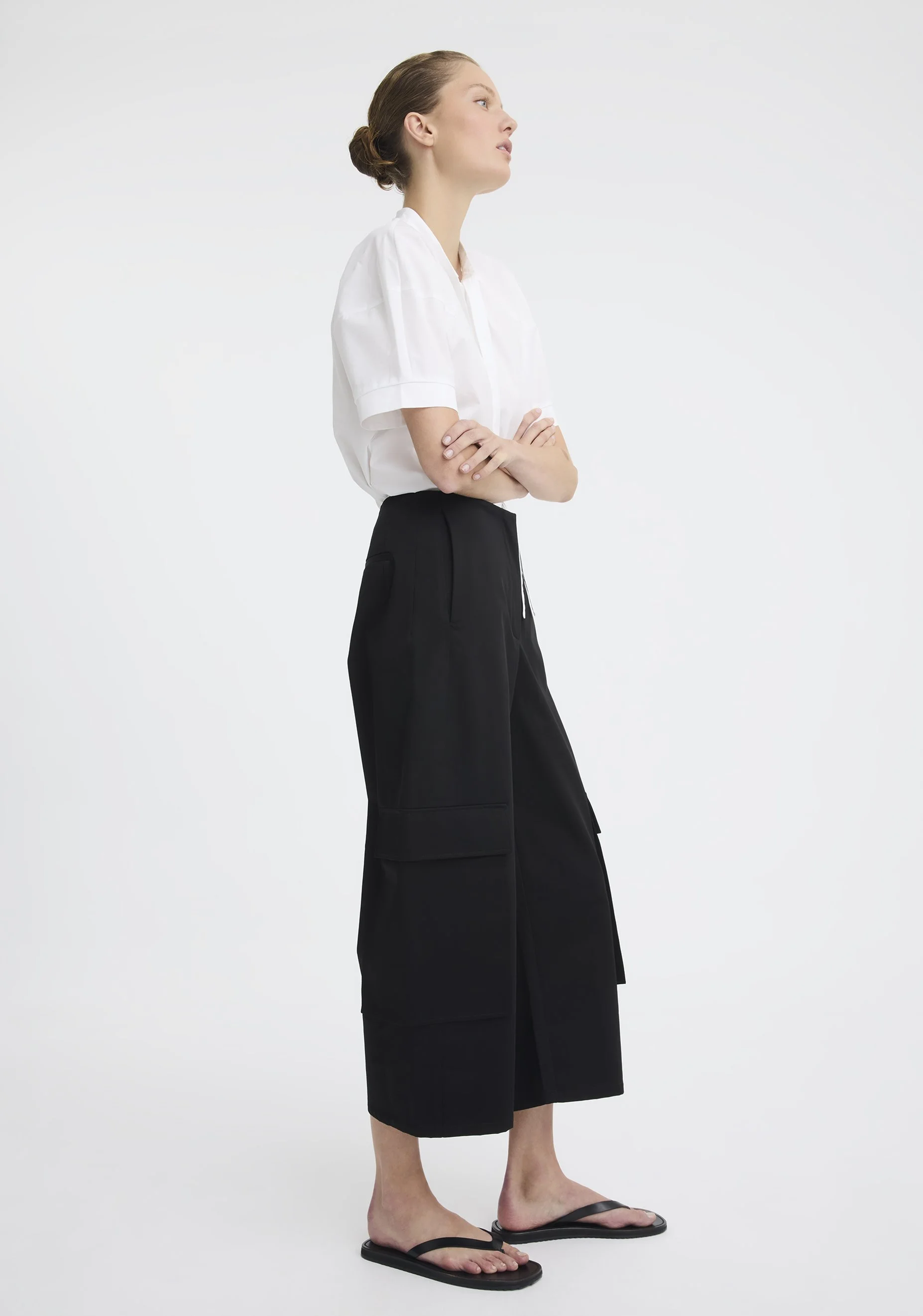 MORRISON | JORDAN BLACK CARGO PANTS.