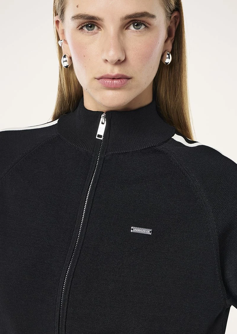 RETREAT KNIT JACKET_251KJ059_BLACK WHISPER WHITE-24.jpeg