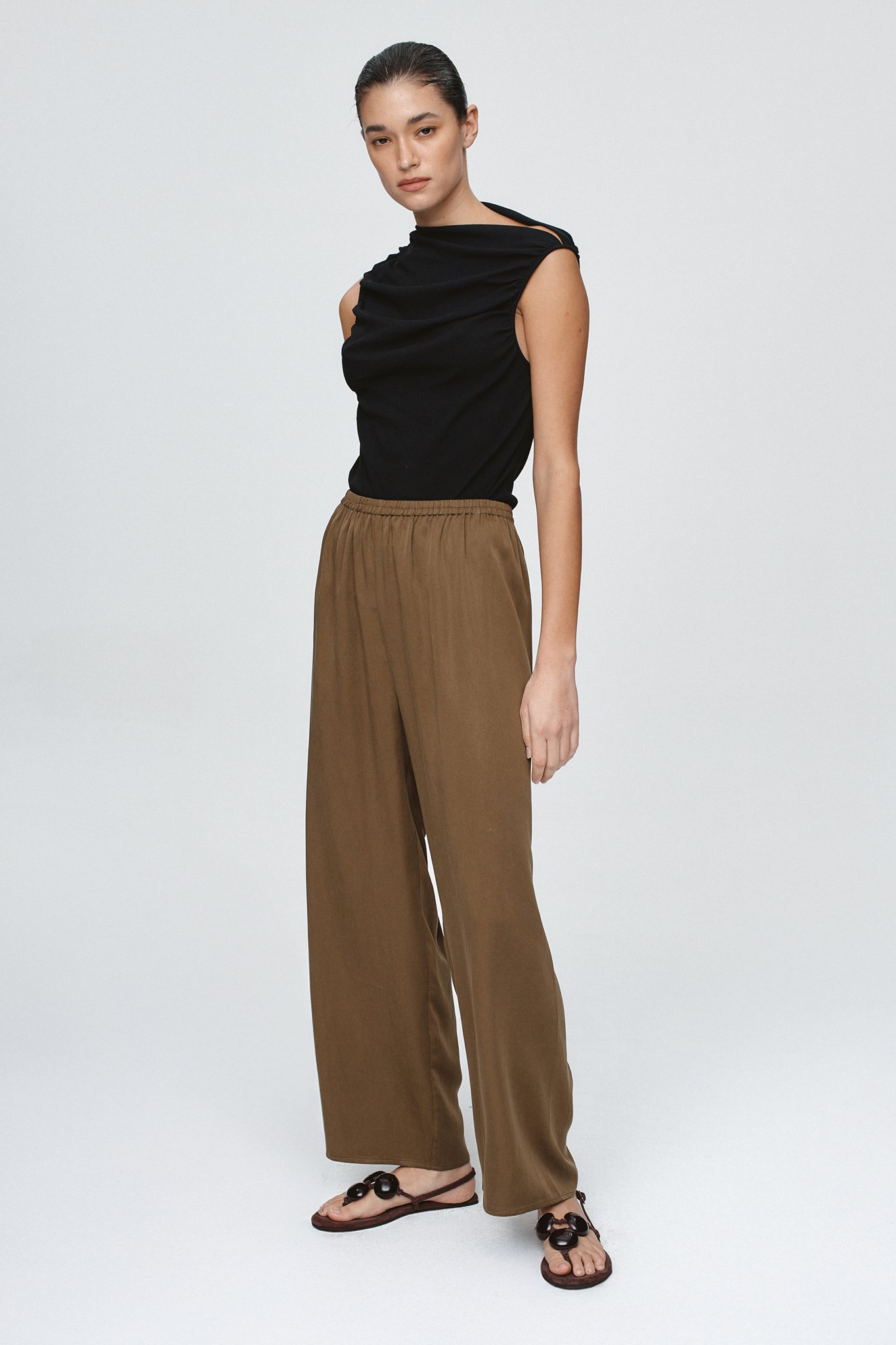 RENEE PANT LAUREL4.jpeg
