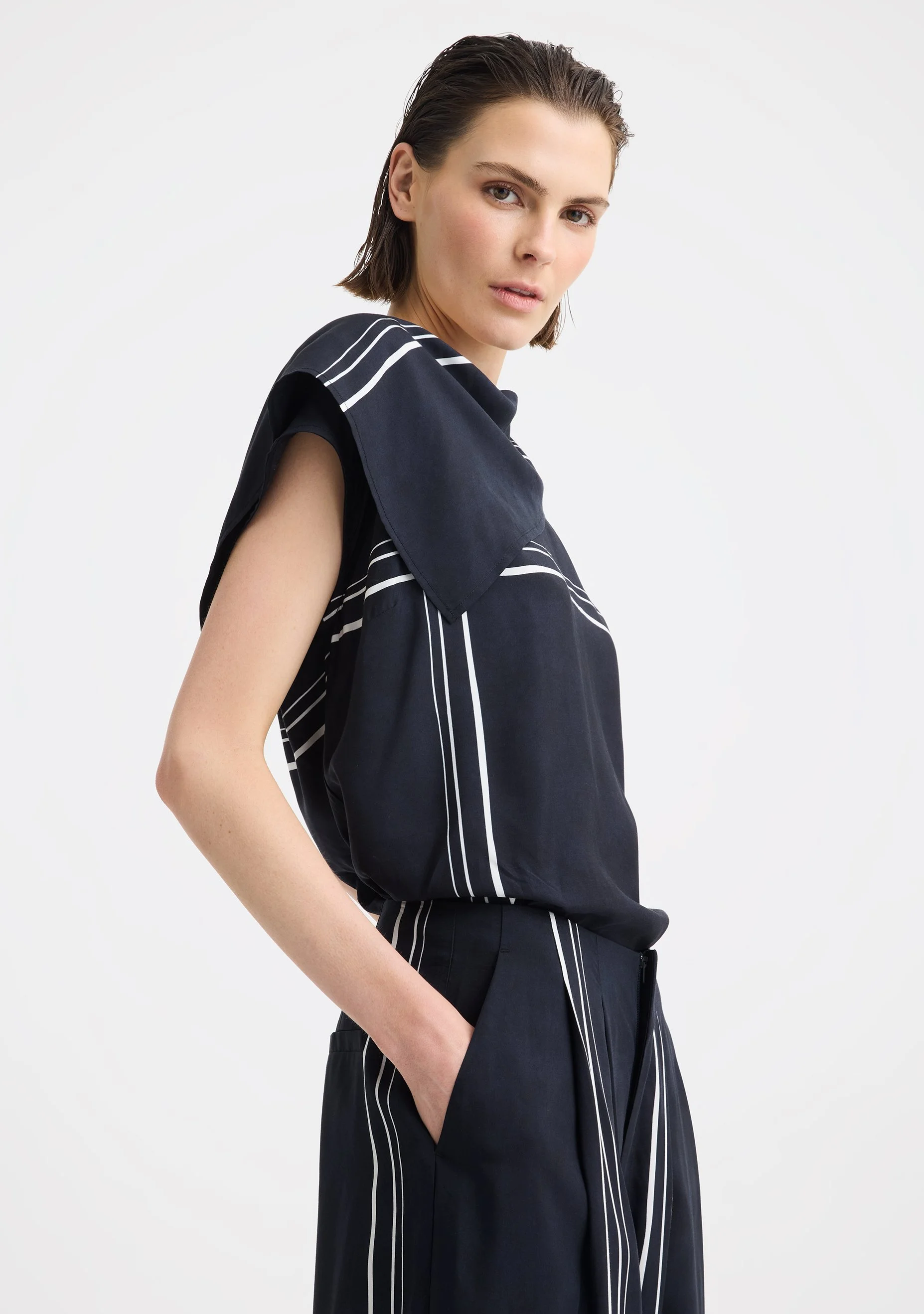 Morrison-SS26-Victor-Top-Print_4.jpeg