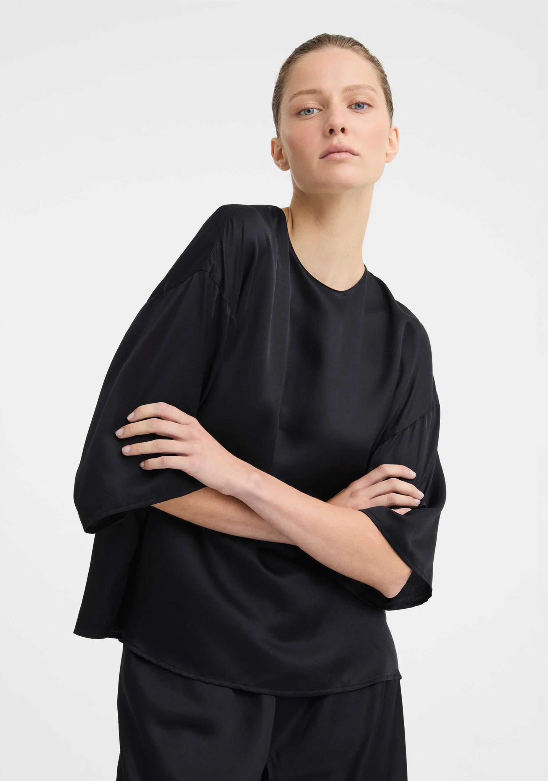 Morrison-SS26-Florence-Tee-Black_4.jpeg