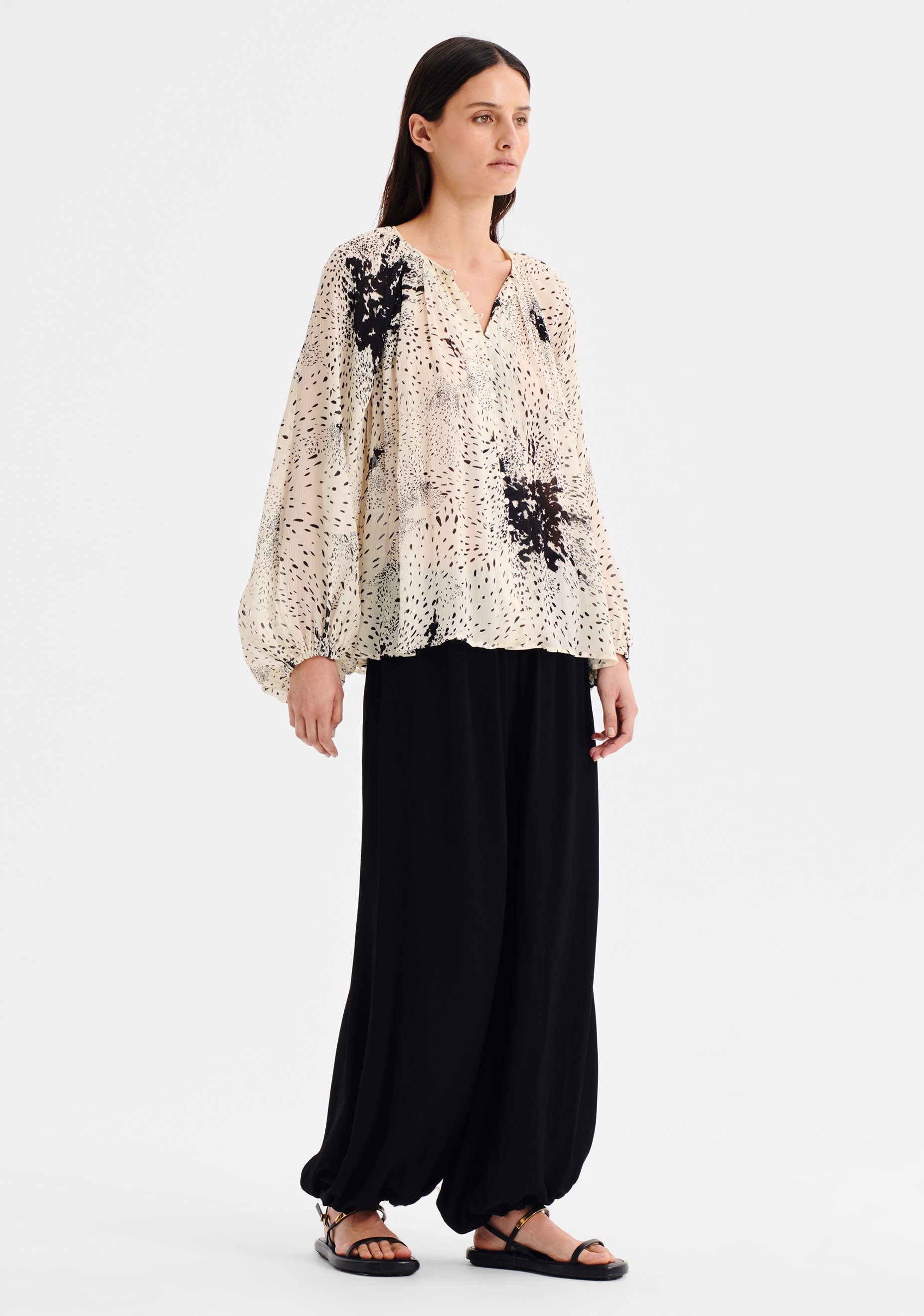 Morrison-AW26-Florian-Blouse-Ecru+Print_2.jpeg