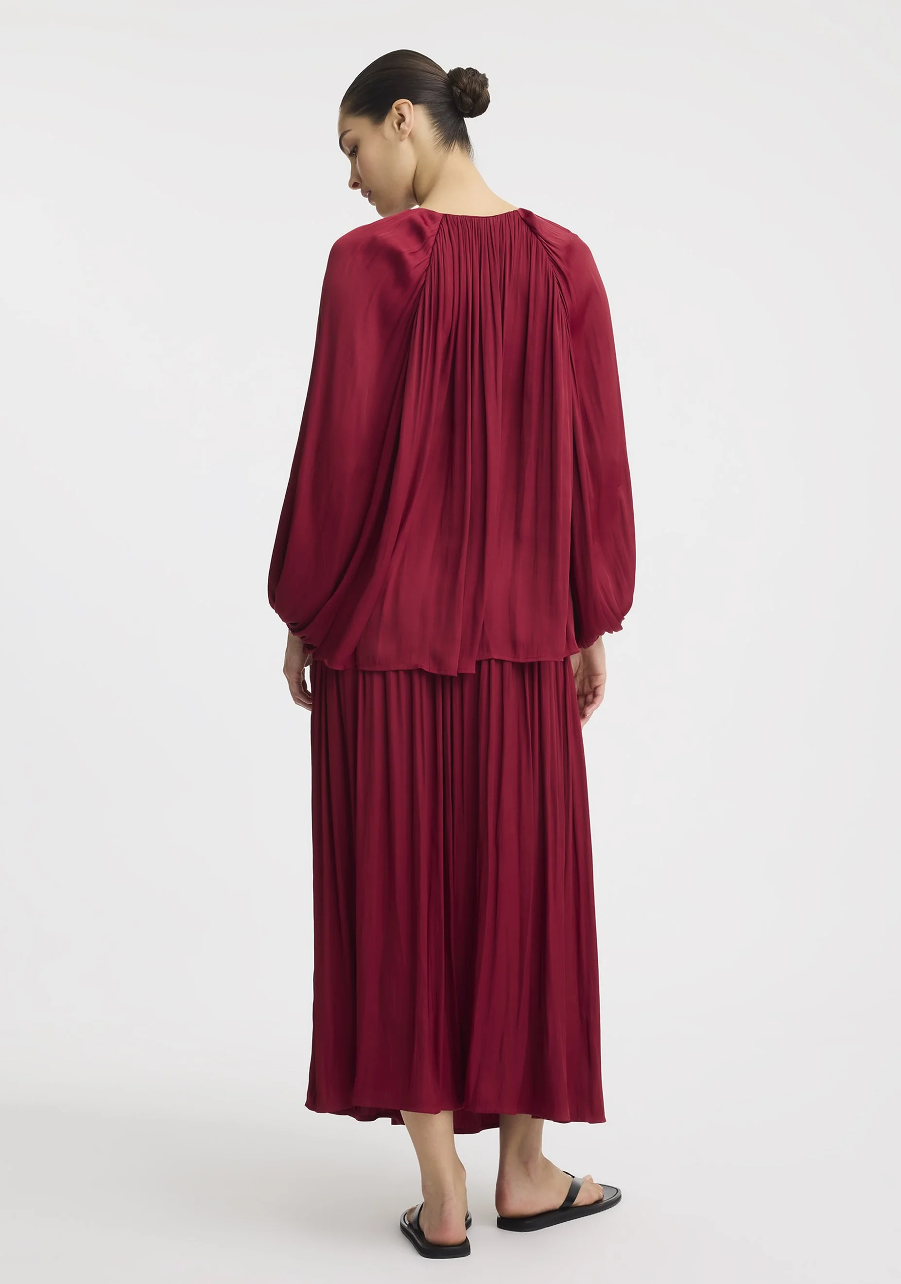 Morrison-SS26-Vivienne-Skirt-Burgundy_5.jpeg