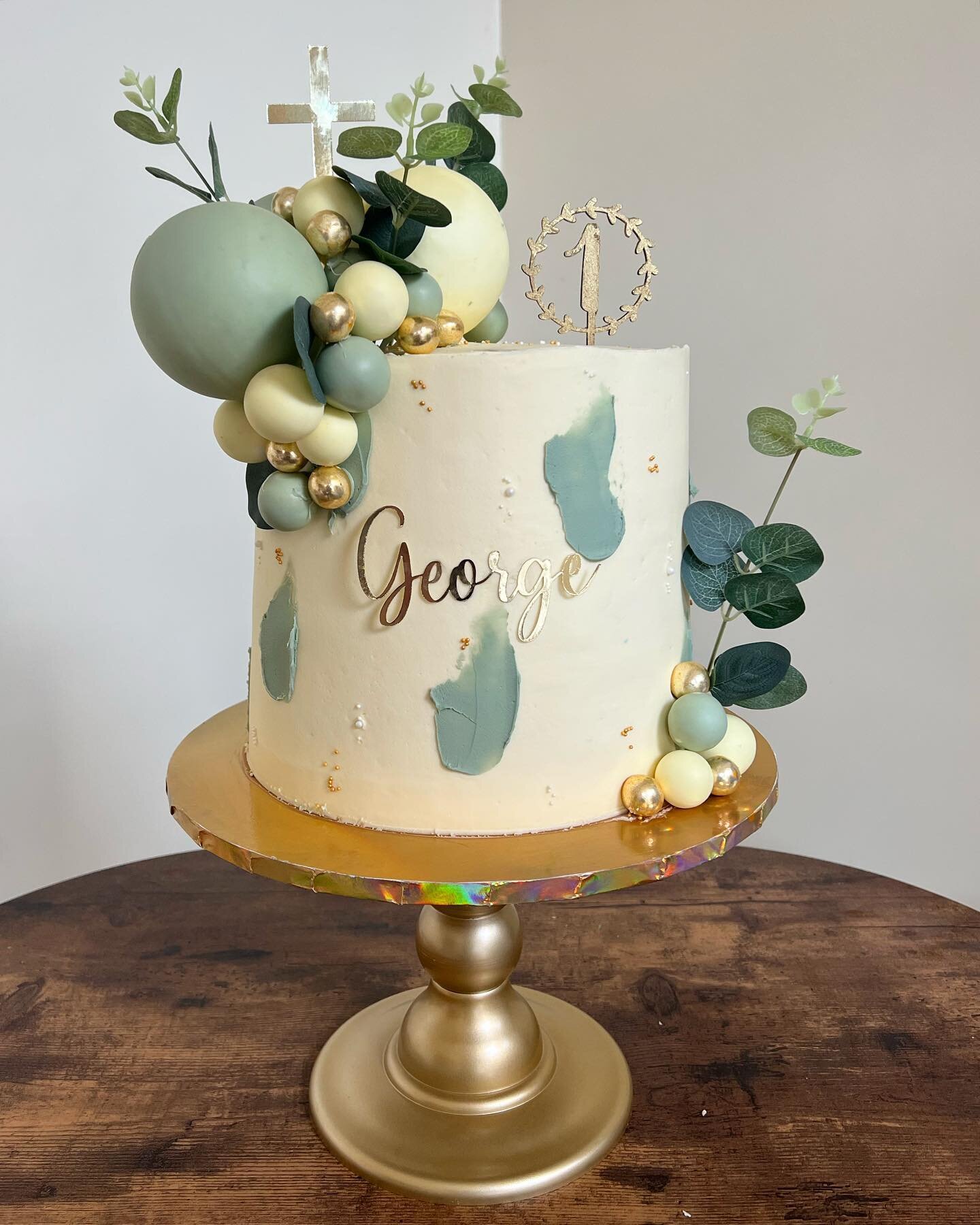 Sage, cream &amp; gold for this joint 1st birthday and christening for George ✨