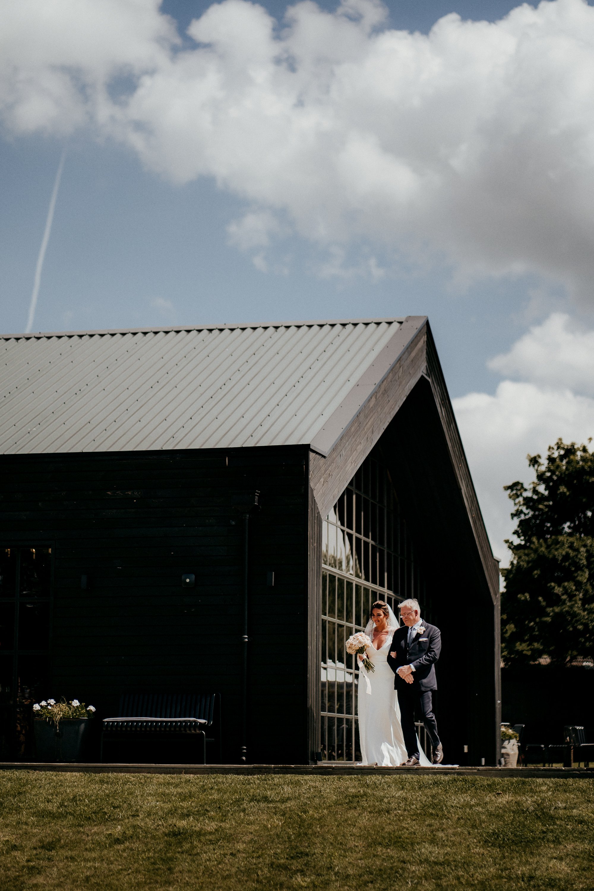 Botley Hill Barn Wedding Photos0001.jpg