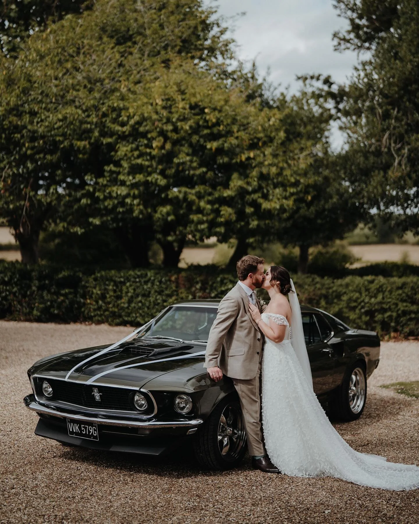 Sarah, Charlie and American Muscle Cars. What&rsquo;s not to like about this wedding at Stanlake Park Wine Estate? A beautiful day! 

Venue: @stanlakeparkweddings @stanlakepark 
Video: @alice_underwood_films_weddings 
Flowers: @birdevents 
MUA: @kazf
