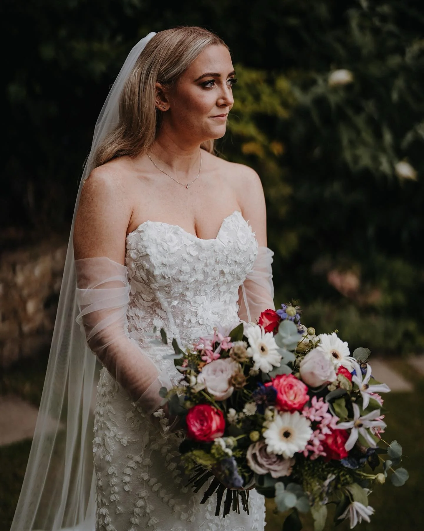Luci &amp; Ash&rsquo;s wedding celebration at Millbridge Court was pure magic ✨ If you&rsquo;re planning your wedding at Millbridge Court sometime soon, give me a message to say hi and we can chat about making your day even more special! 

Venue: @mi