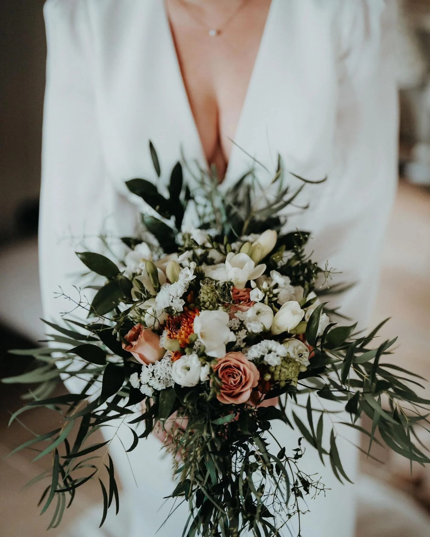 Throwback to a wonderful winter wedding at Cripps Barn in Gloucestershire, the rain came down but that didn&rsquo;t dampen Sophie &amp; Mike&rsquo;s Wedding in the Cotswolds! 

Venue: @crippsbarn @crippsandco 
MUA: @margotandlace 
Flowers: @thewildeb