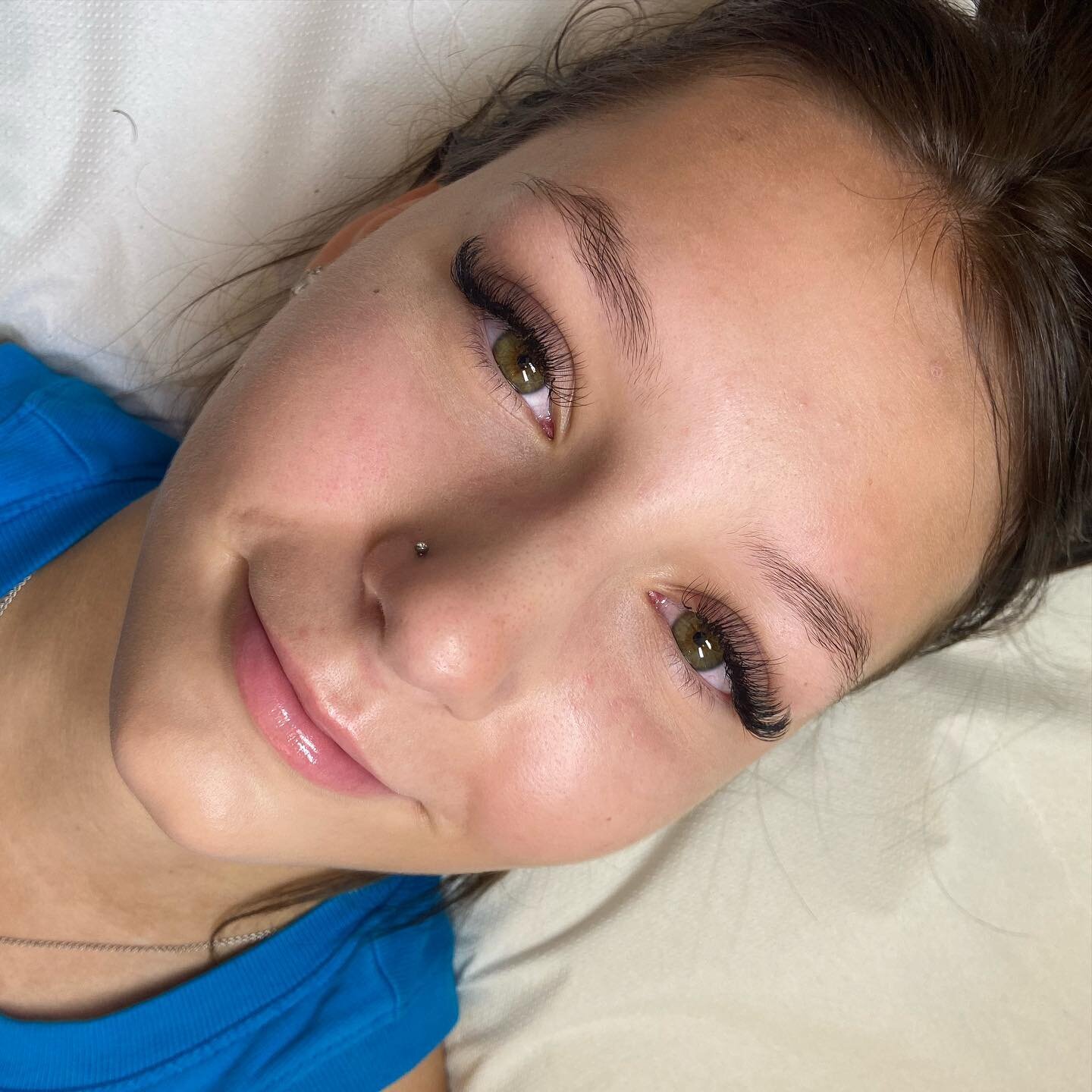 Sorry butttt &hellip;.How bloody beautiful is she!!! Fluffy infills for @laurenmeli_x 🤍🤍🤍

Classic lashes - &pound;60 
Hybrid lashes - &pound;65
Volume lashes - &pound;70