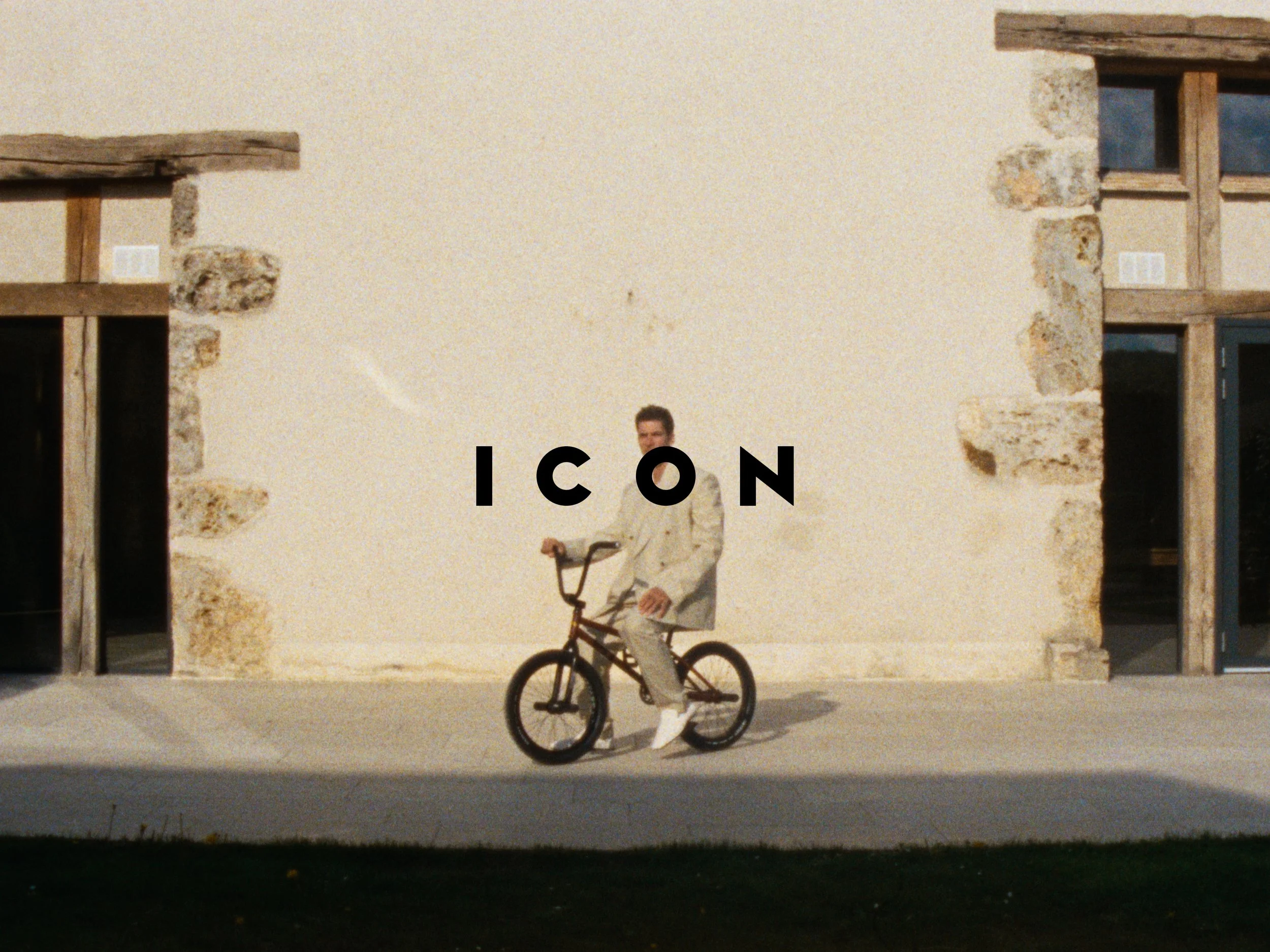 ICON MAGAZINE; FRANCE, NUMÉRO 7