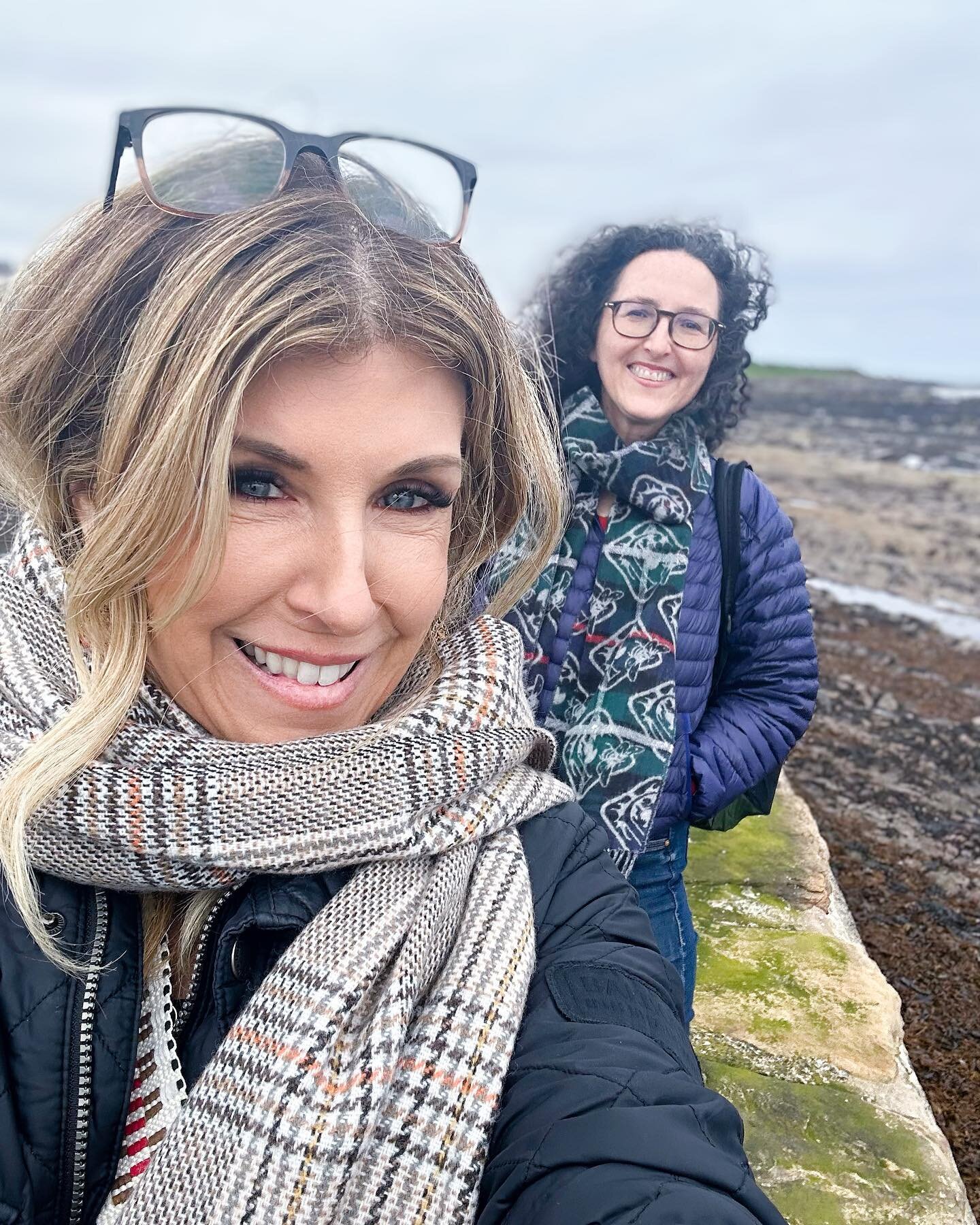 The usual suspects, back at the scene of the shrine with @monettechilson 

Love exploring the sacred feminine throughout Scotland. ❤️

Yesterday Pittenweem 🍀
Today St. Andrews 🔔

@thelibbybunten just stopped at the visitors center and picked you up