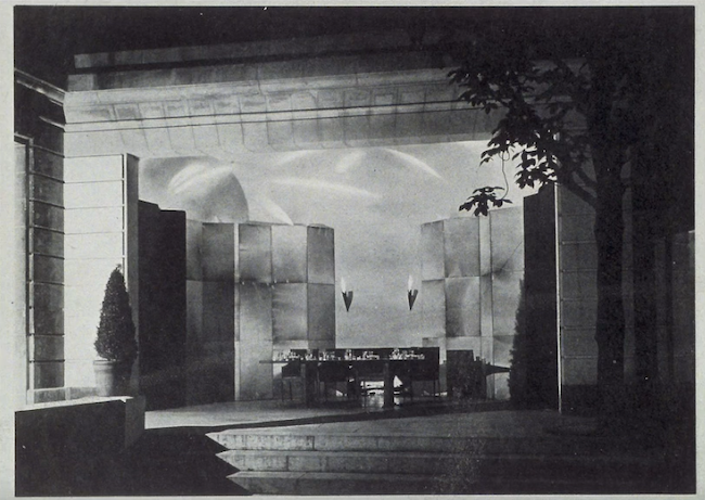 La salle à manger d'été transformée en scène éphémère, image (DR)